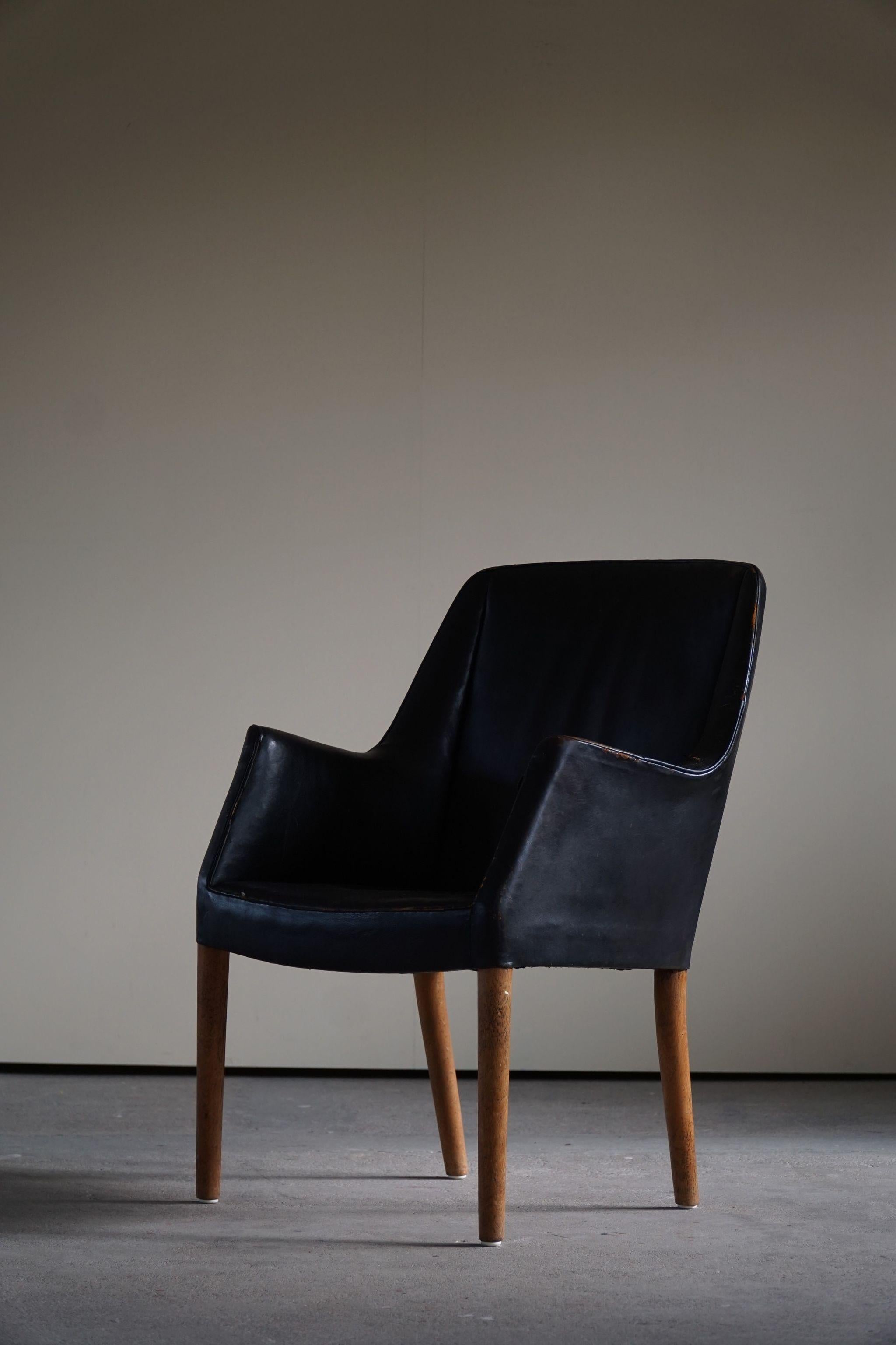 Danish Modern Armchair by Nanna Ditzel in Oak and Patinated Leather, 1950s For Sale 4