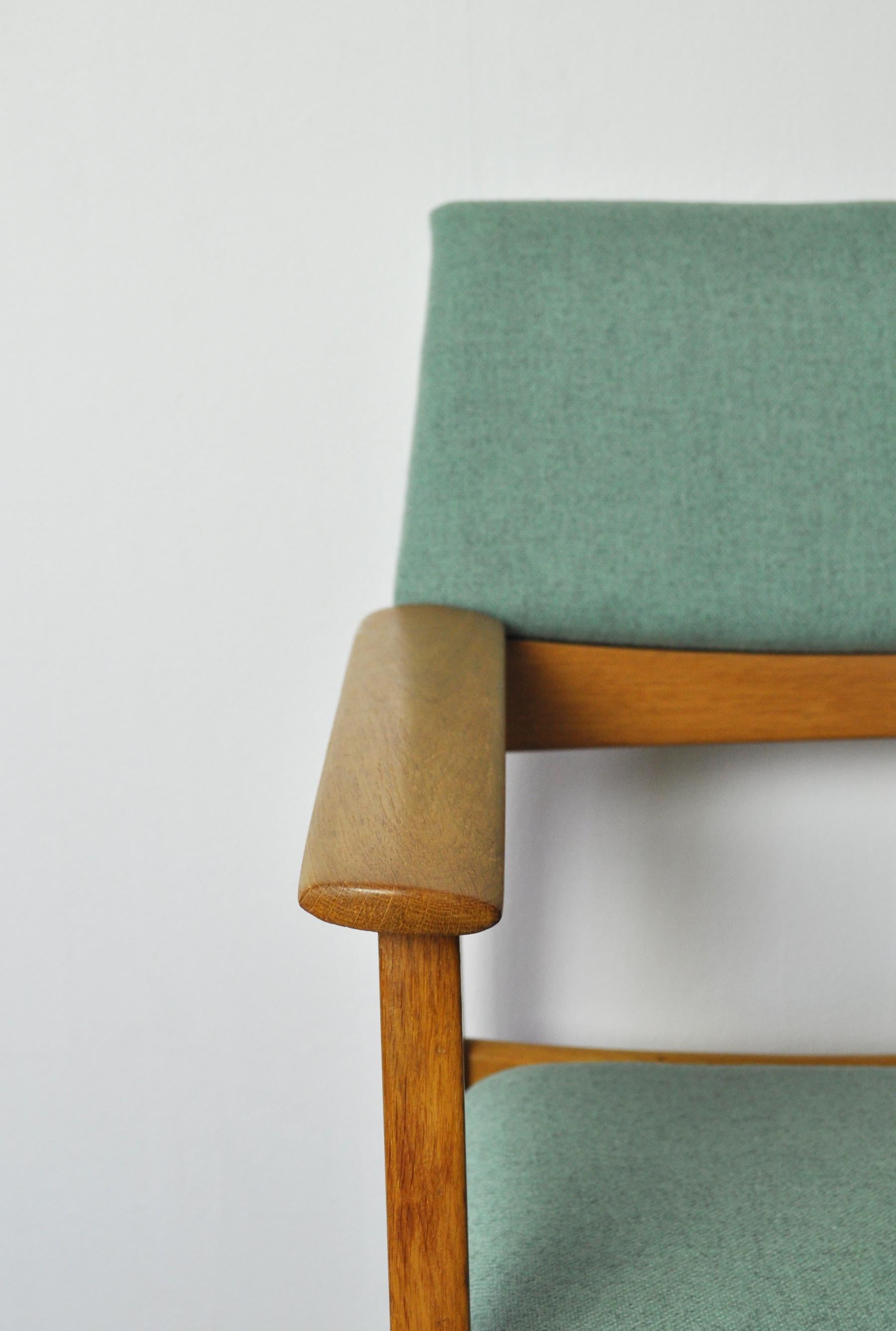 Danish Modern Armchair in Solid Oak with New Upholstery, 1960s For Sale 2