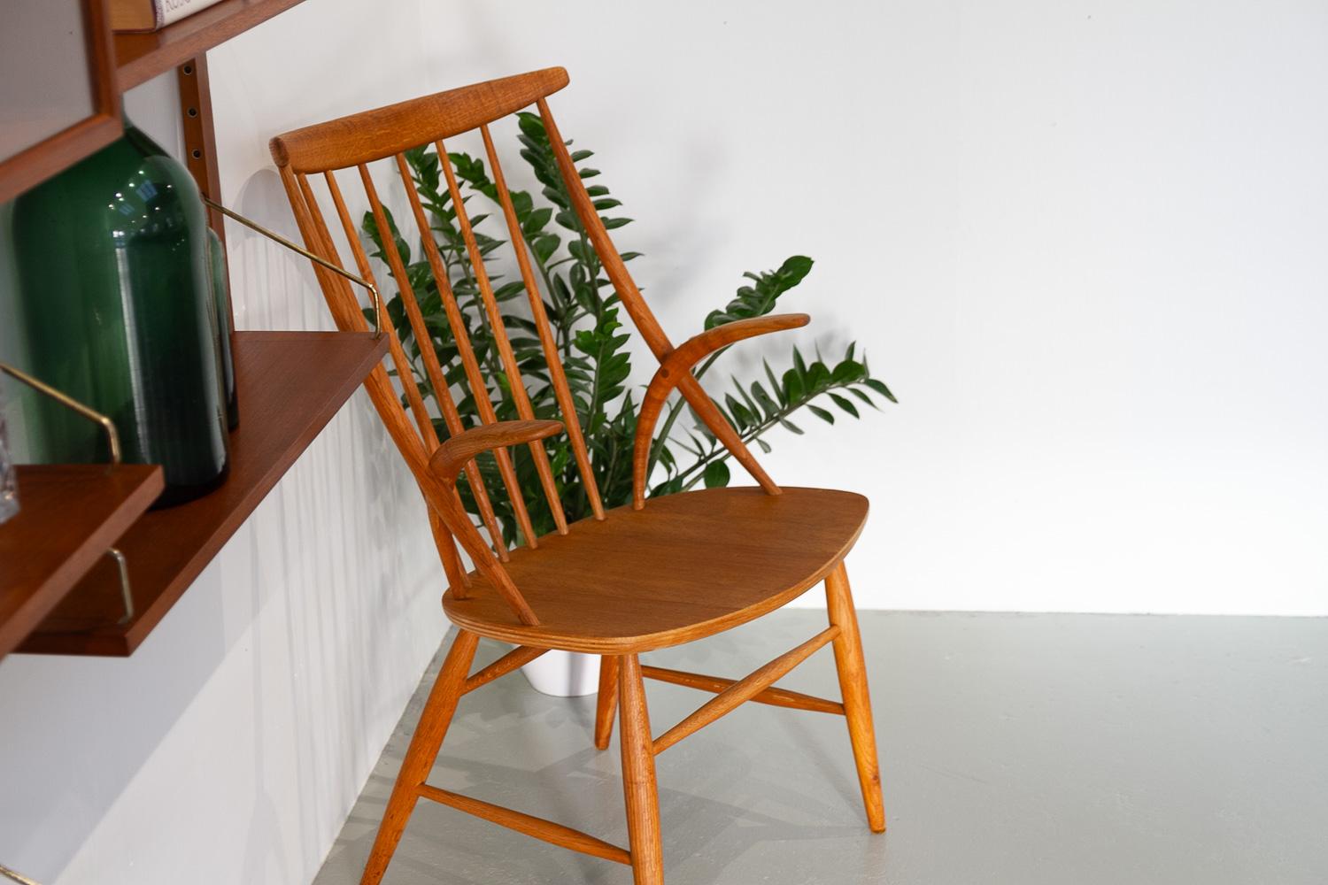 Dänischer Moderner Sessel IW2 in Eiche von Illum Wikkelsø, 1960er Jahre. im Zustand „Gut“ im Angebot in Asaa, DK