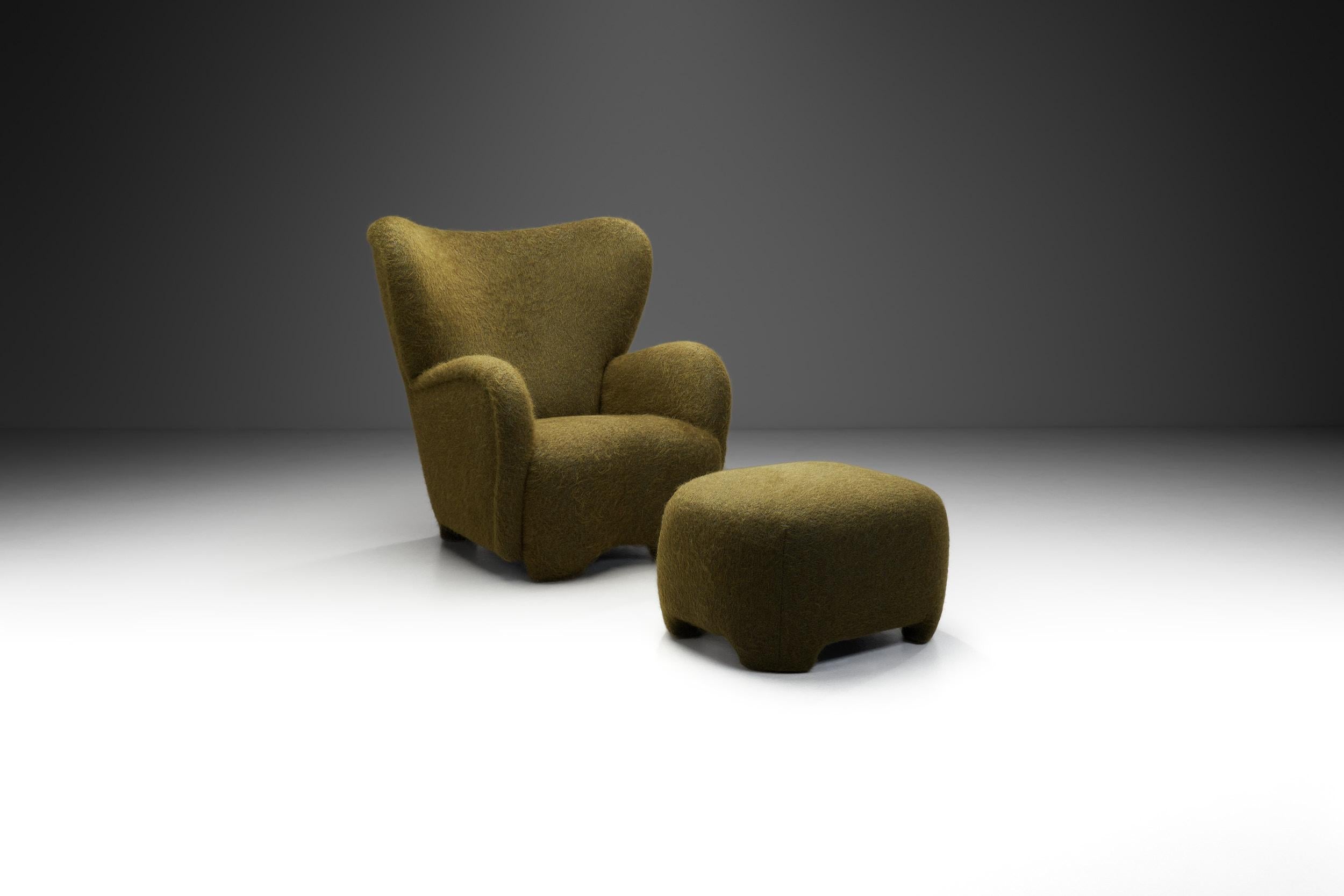 La década de 1940 fue una época de transformación para el diseño de muebles en toda Escandinavia. A mediados del siglo XX, el diseño danés de muebles empezó a combinar la elegancia aerodinámica del modernismo con el atractivo encanto de la