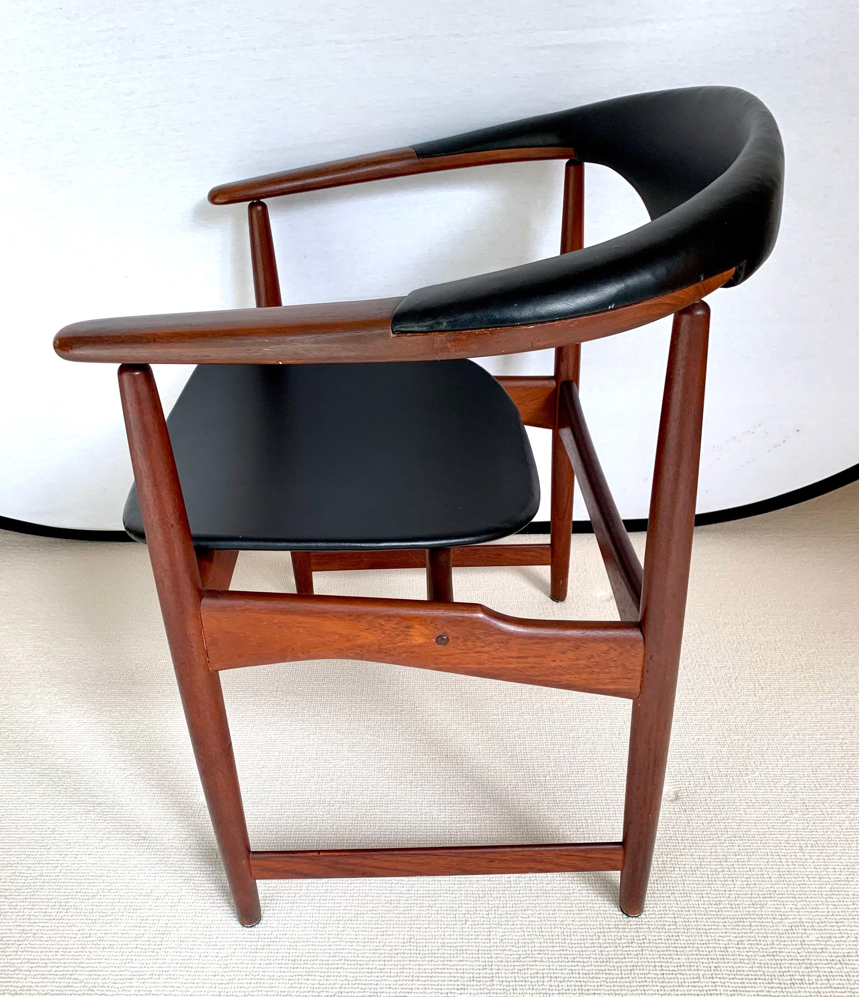 Scandinavian Modern Danish Modern Arne Hovmand-Olsen Walnut Chair