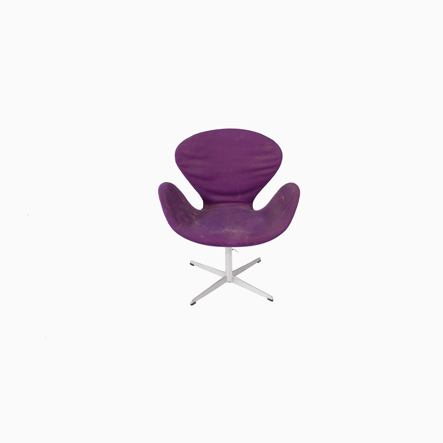 Scandinavian Modern Danish Modern Arne Jacobsen Swan Chair