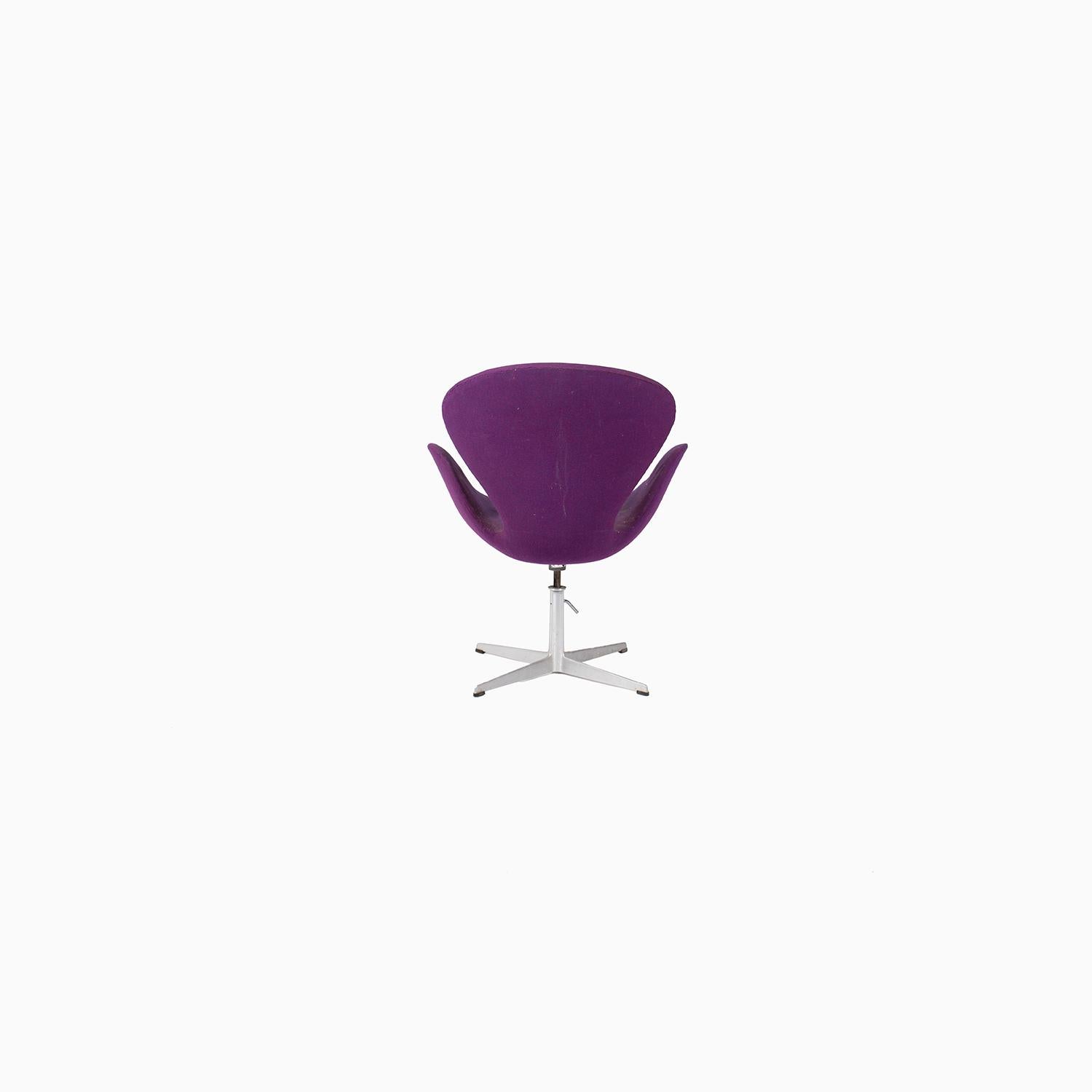 Aluminum Danish Modern Arne Jacobsen Swan Chair