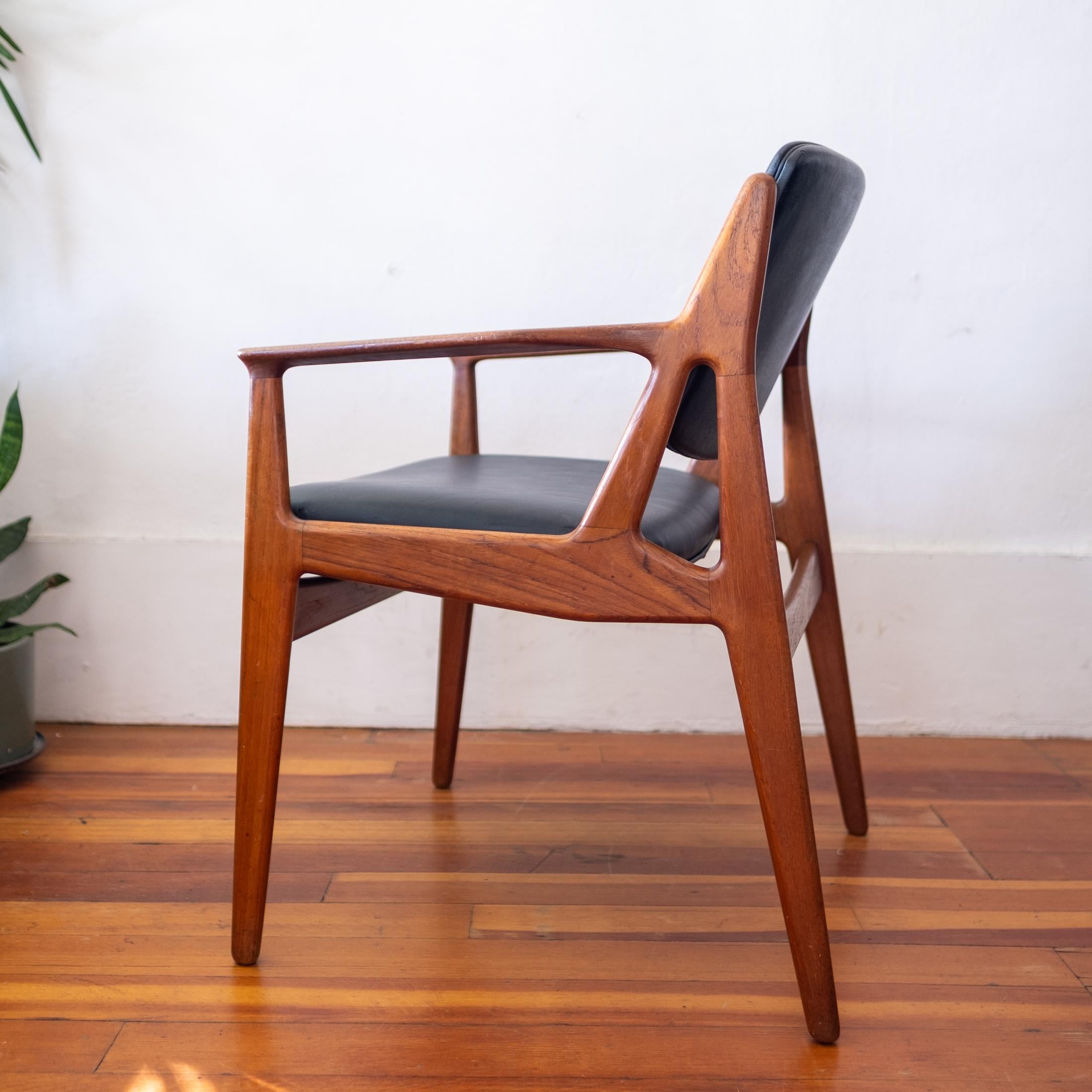 Danish Modern Arne Vodder Vamo Ella Teak Chair In Good Condition In San Diego, CA