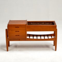 Danish Modern Arne Wahl Iversen Model #36 Teak Planter