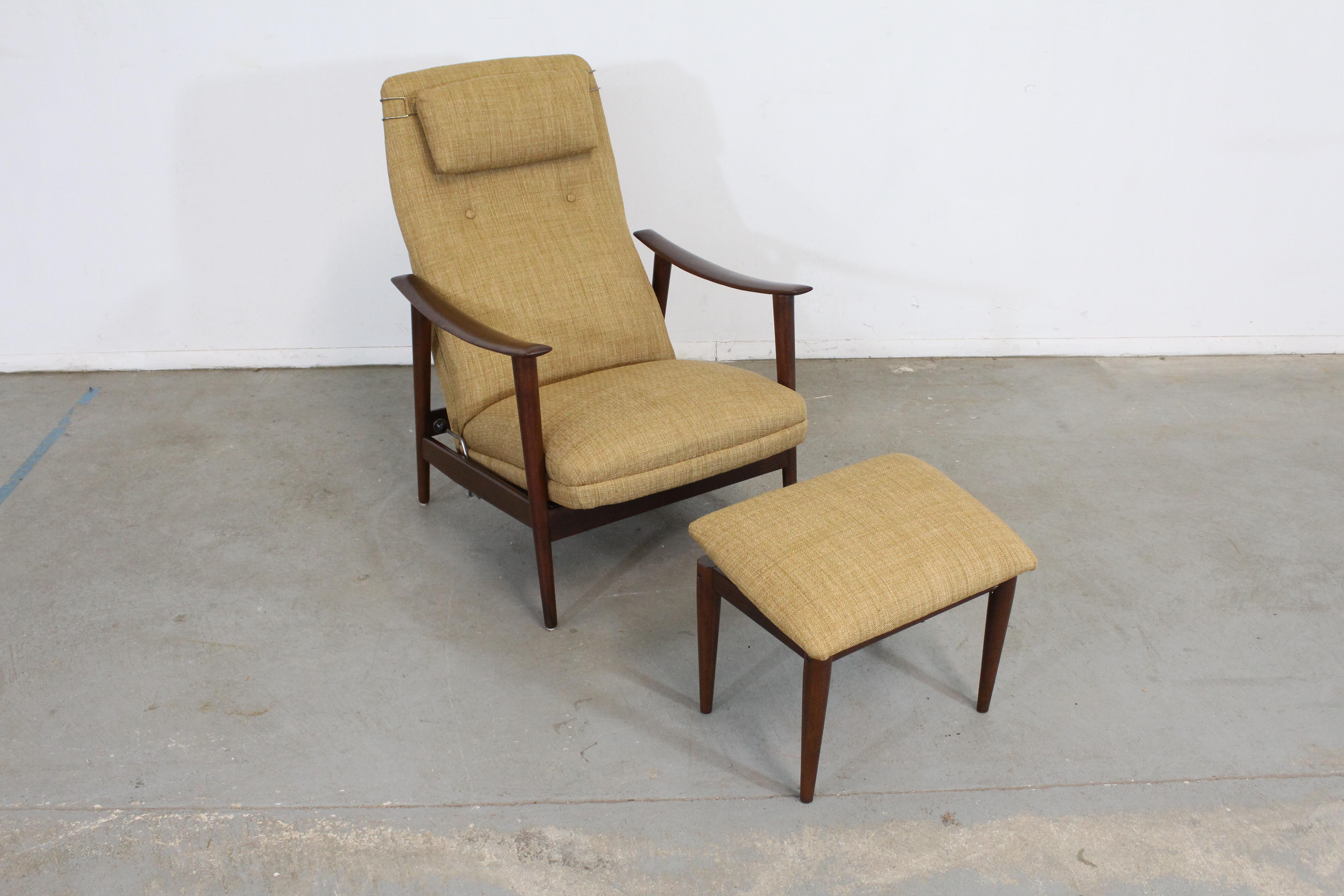 Danish modern Arnt Lande teak adjustable lounge chair & ottoman
Offered is a midcentury Danish modern teak adjustable lounge chair & ottoman. This set includes an arm chair and ottoman. The chair features splayed legs and sweeping, sculptural arms.