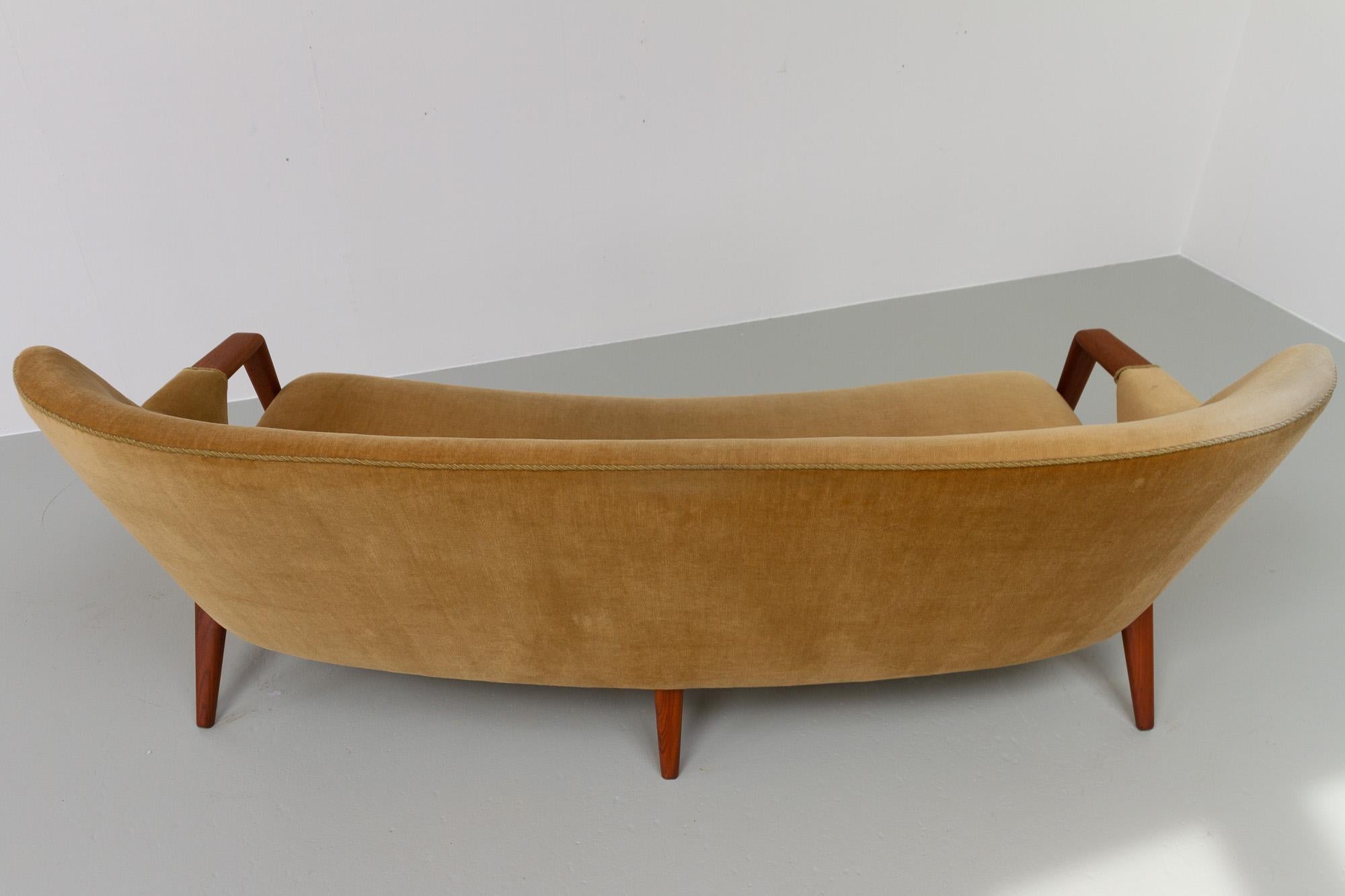 Danish Modern Banana Sofa and Chair by Kurt Olsen for Slagelse Møbelværk, 1950s For Sale 11