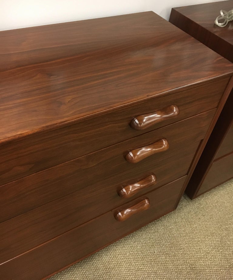 iDanish Modern Bedroomi Dresser Chest of Drawers For Sale at iDanish Modern Bedroomi Dresser Chest of Drawers For Sale at