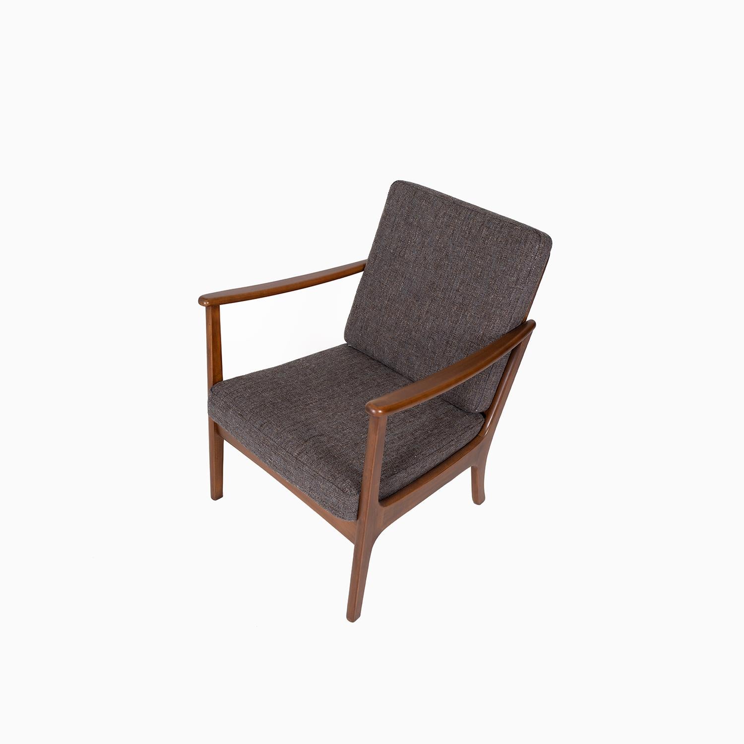 Danish Modern Beech Framed Lounge Chair In Excellent Condition In Minneapolis, MN