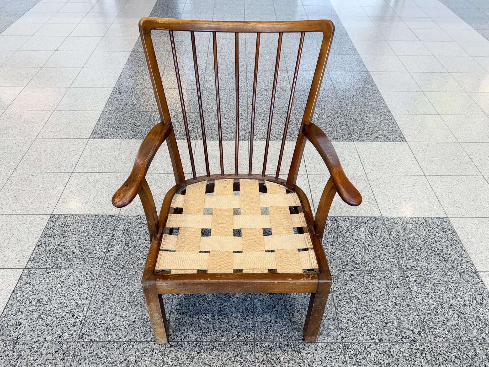 Fauteuil moderne danois en hêtre et cuir par Fritz Hansen en vente 2