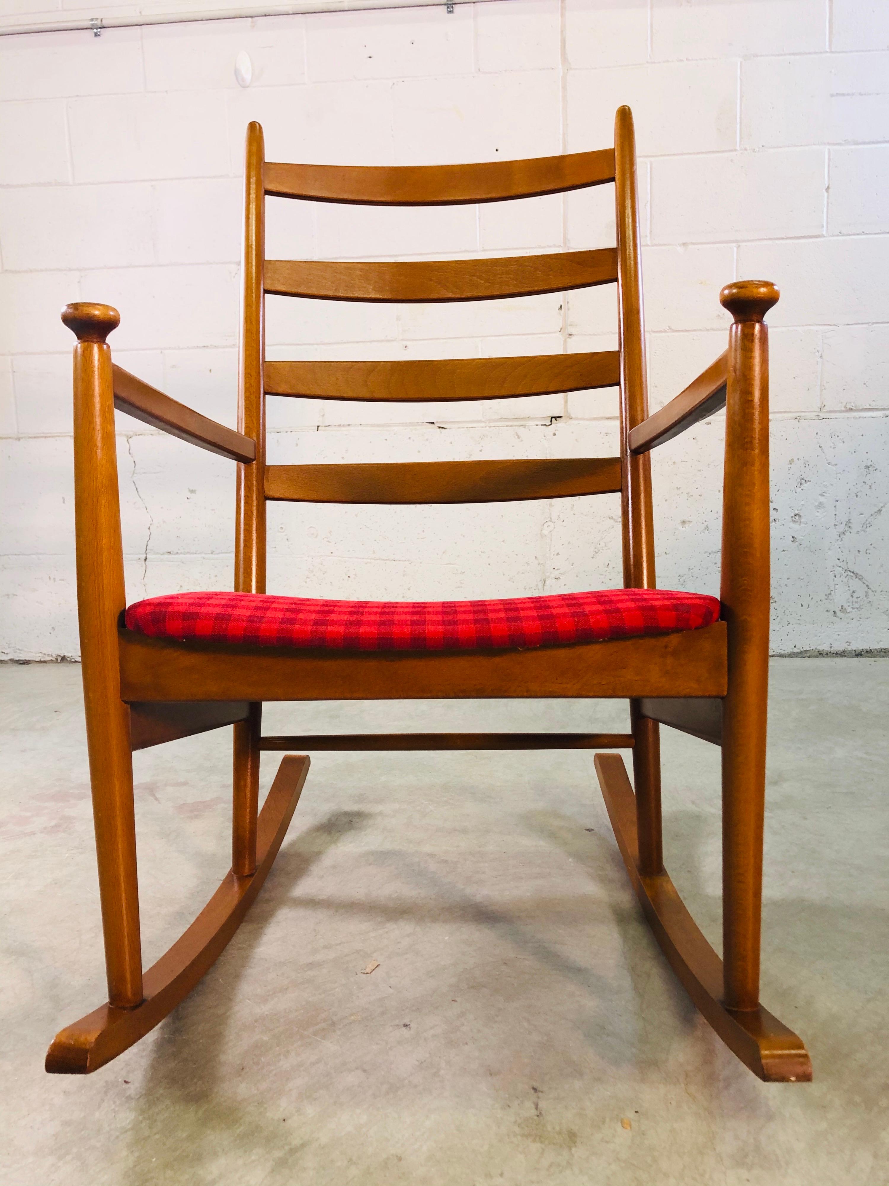 Danish Modern Beechwood Rocking Chair by Niels Eilersen For Sale 4