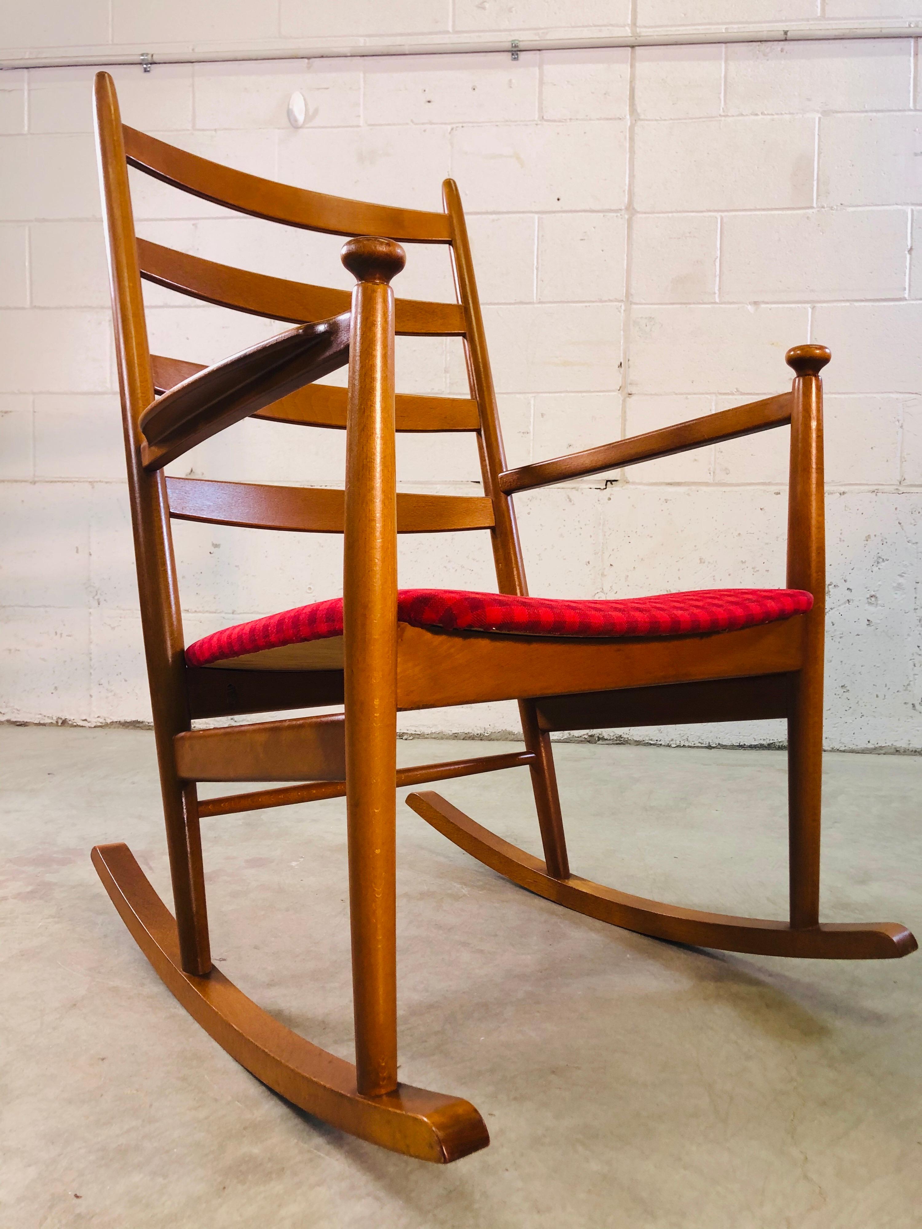 Danish Modern Beechwood Rocking Chair by Niels Eilersen For Sale 3