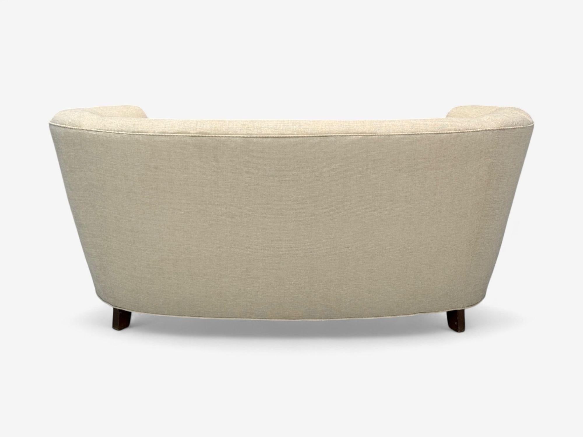 Divano moderno danese, tessuto beige, Oak, Banana, Danimarca, anni '40 in vendita 2