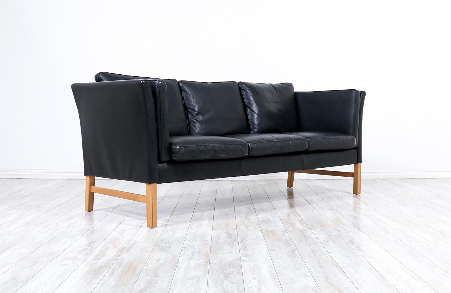 Mid-Century Modern Danish Modern Black Leather 3-Seater Sofa by Svend Skipper