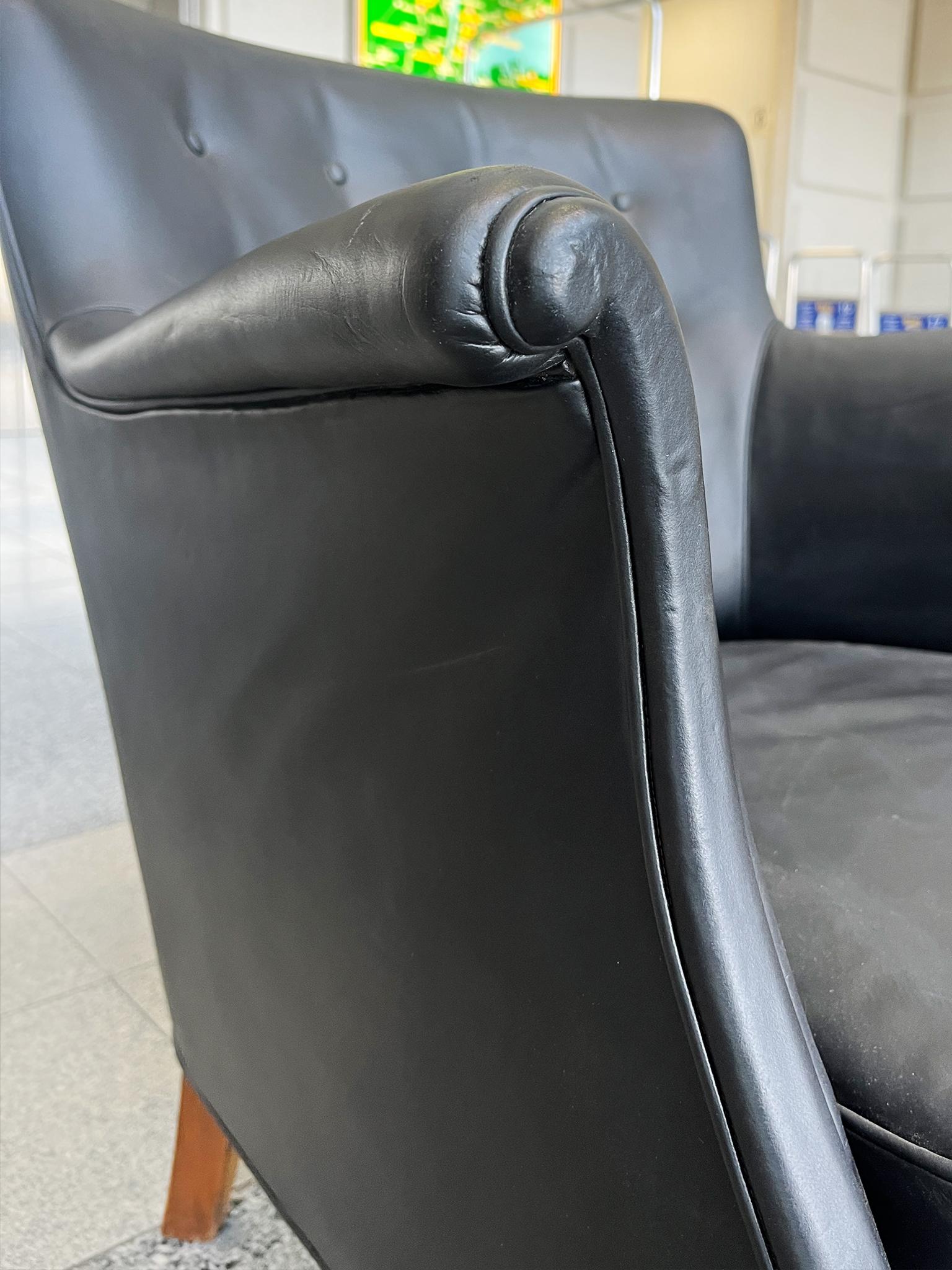 Fauteuil moderne danois en cuir noir de Frits Henningsen en vente 1