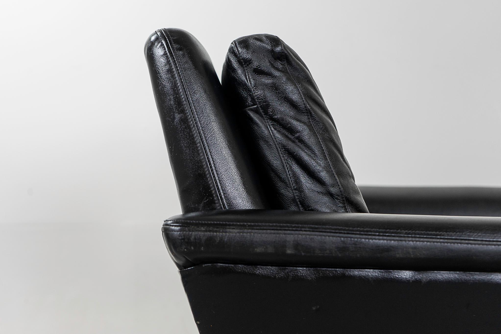 Danish Modern Black Leather Lounge Chair For Sale 5