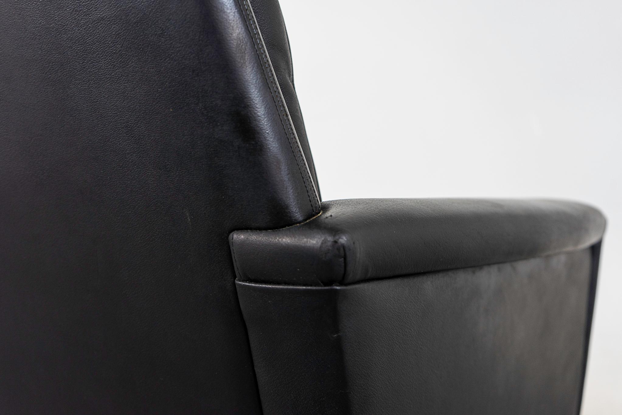 Danish Modern Black Leather Lounge Chair For Sale 6