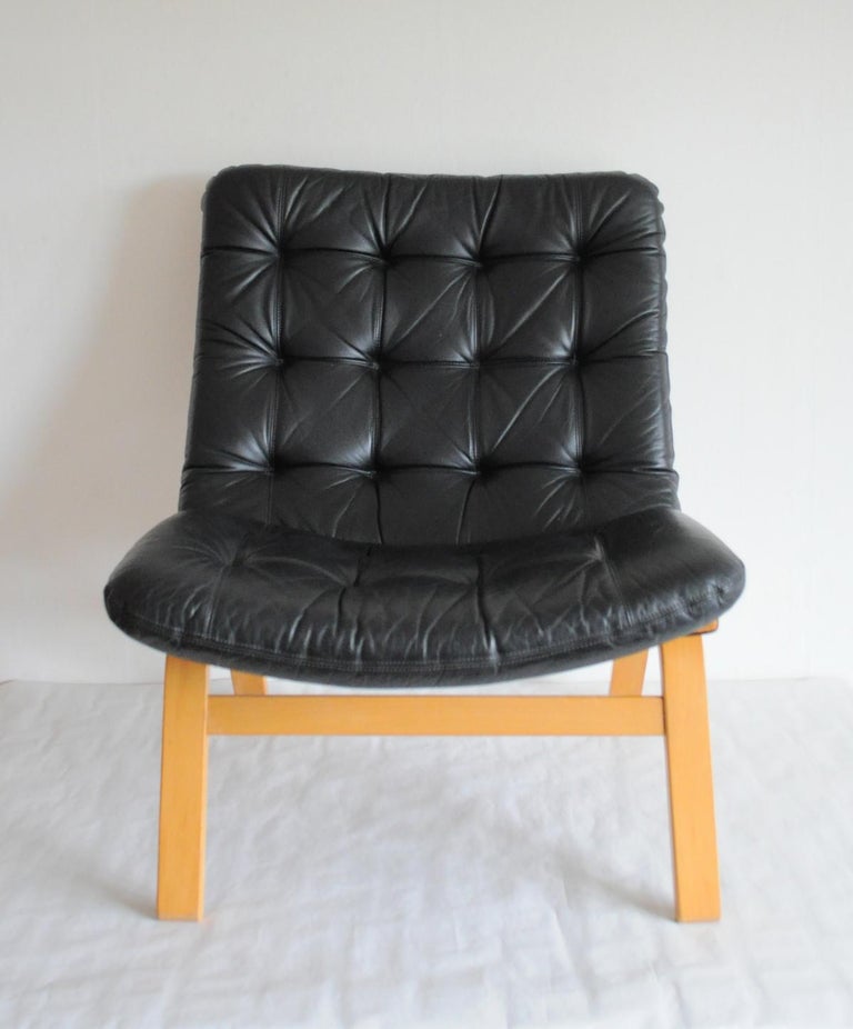 Danish Modern Black Leather Lounge Chair For Sale at 1stDibs