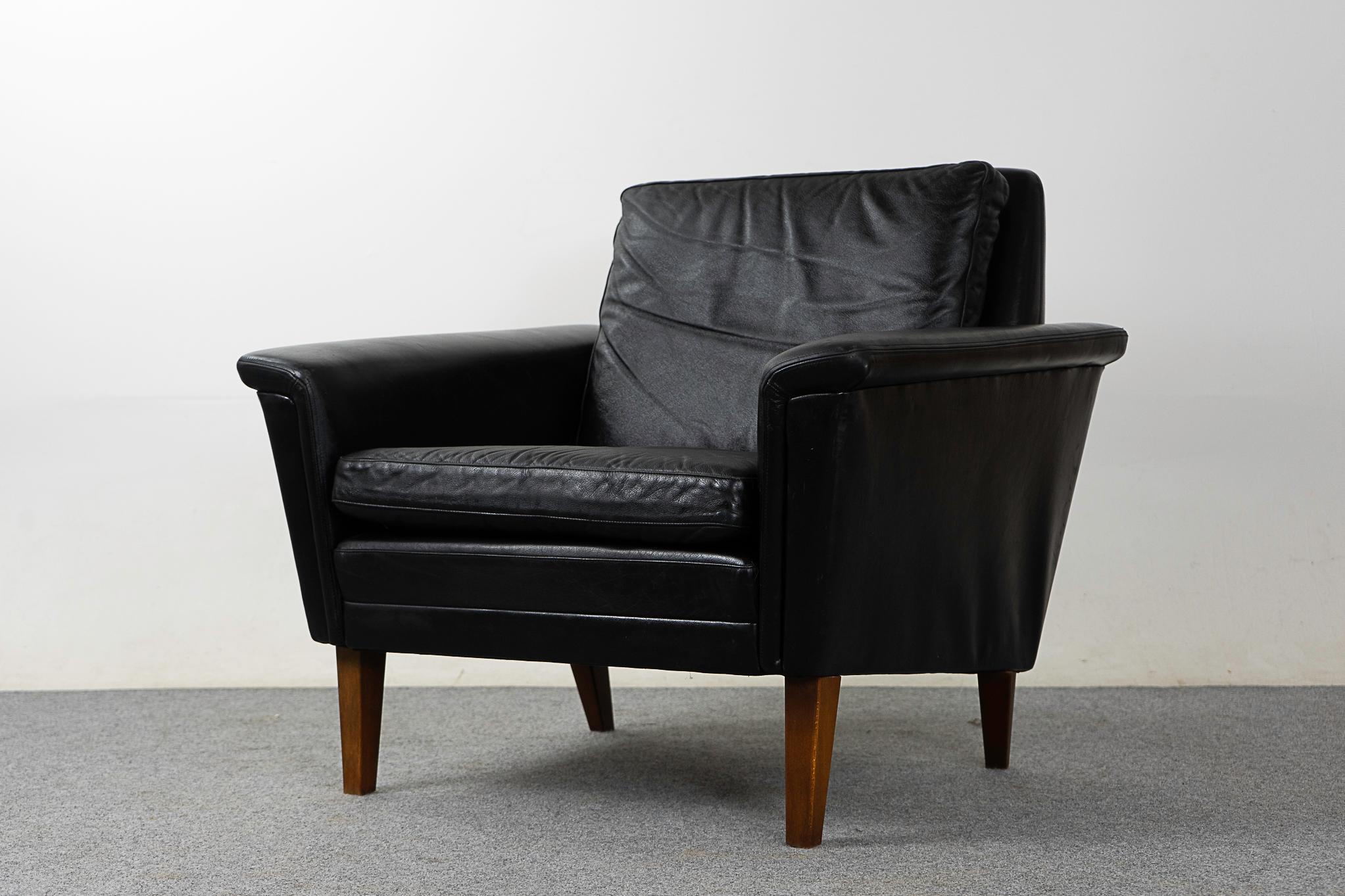 Danish Modern Black Leather Lounge Chair For Sale 2