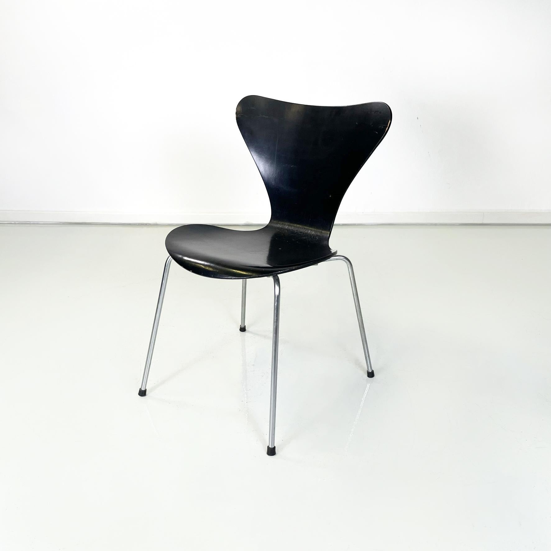 Modern Danish modern Black wood Chairs 7 Series by Jacobsen for Fritz Hansen, 1970s For Sale