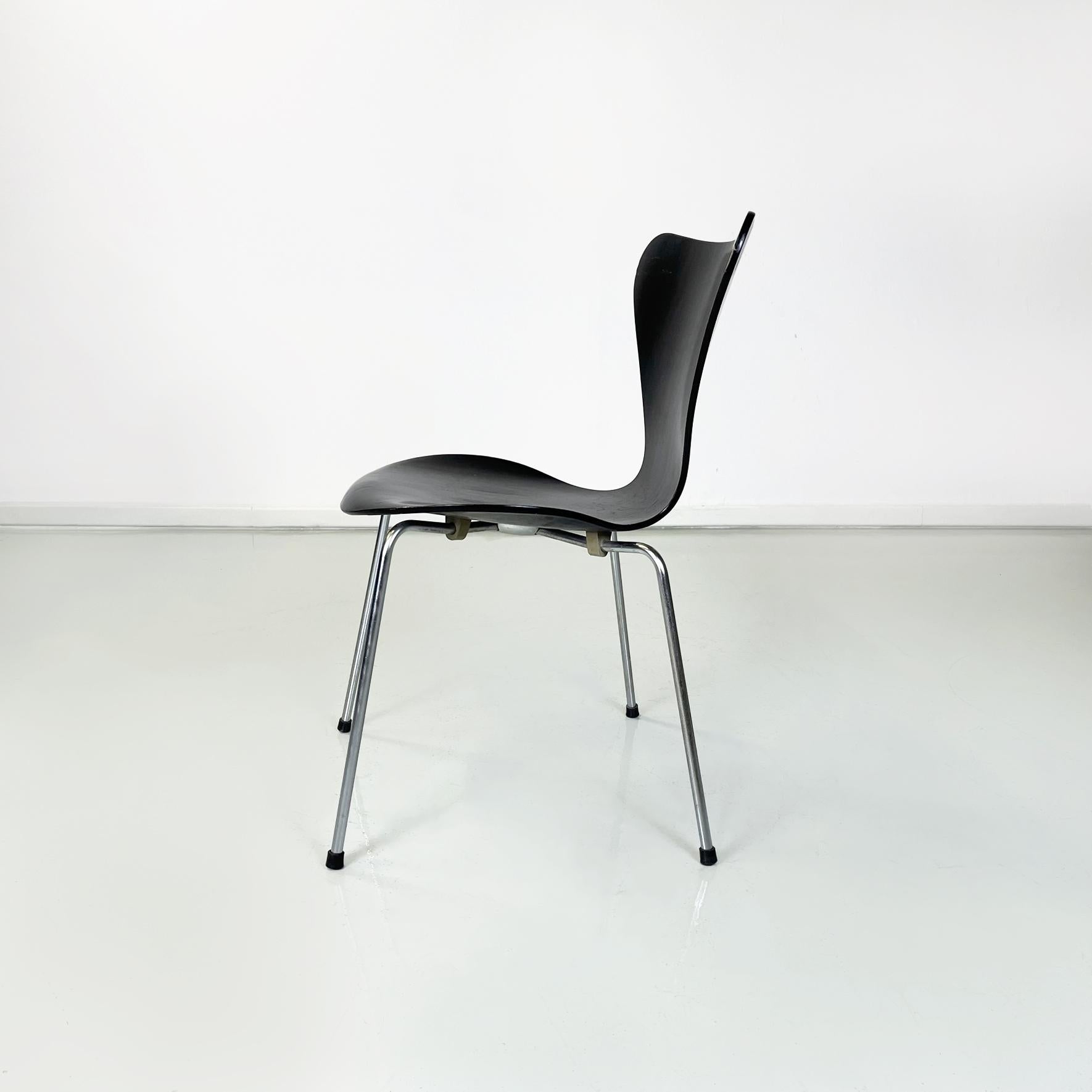 Danish modern Black wood Chairs 7 Series by Jacobsen for Fritz Hansen, 1970s In Good Condition For Sale In MIlano, IT