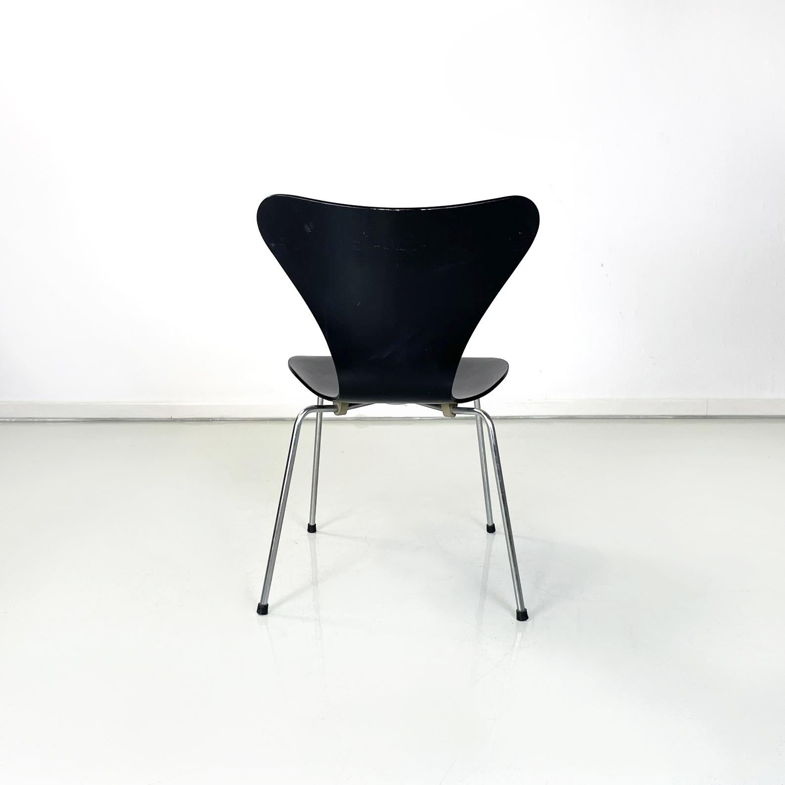 Metal Danish modern Black wood Chairs 7 Series by Jacobsen for Fritz Hansen, 1970s For Sale