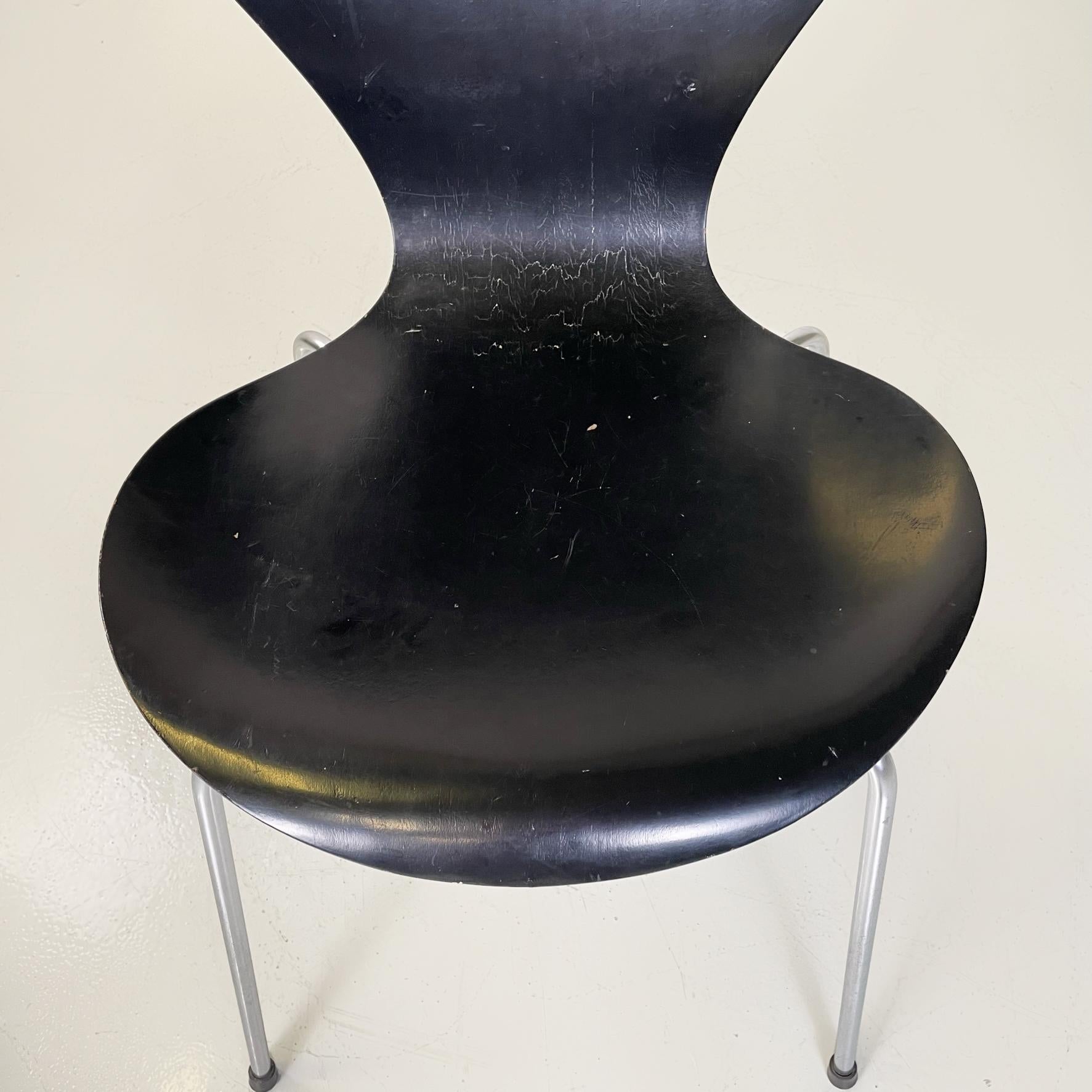 Danish modern Black wood Chairs 7 Series by Jacobsen for Fritz Hansen, 1970s For Sale 3