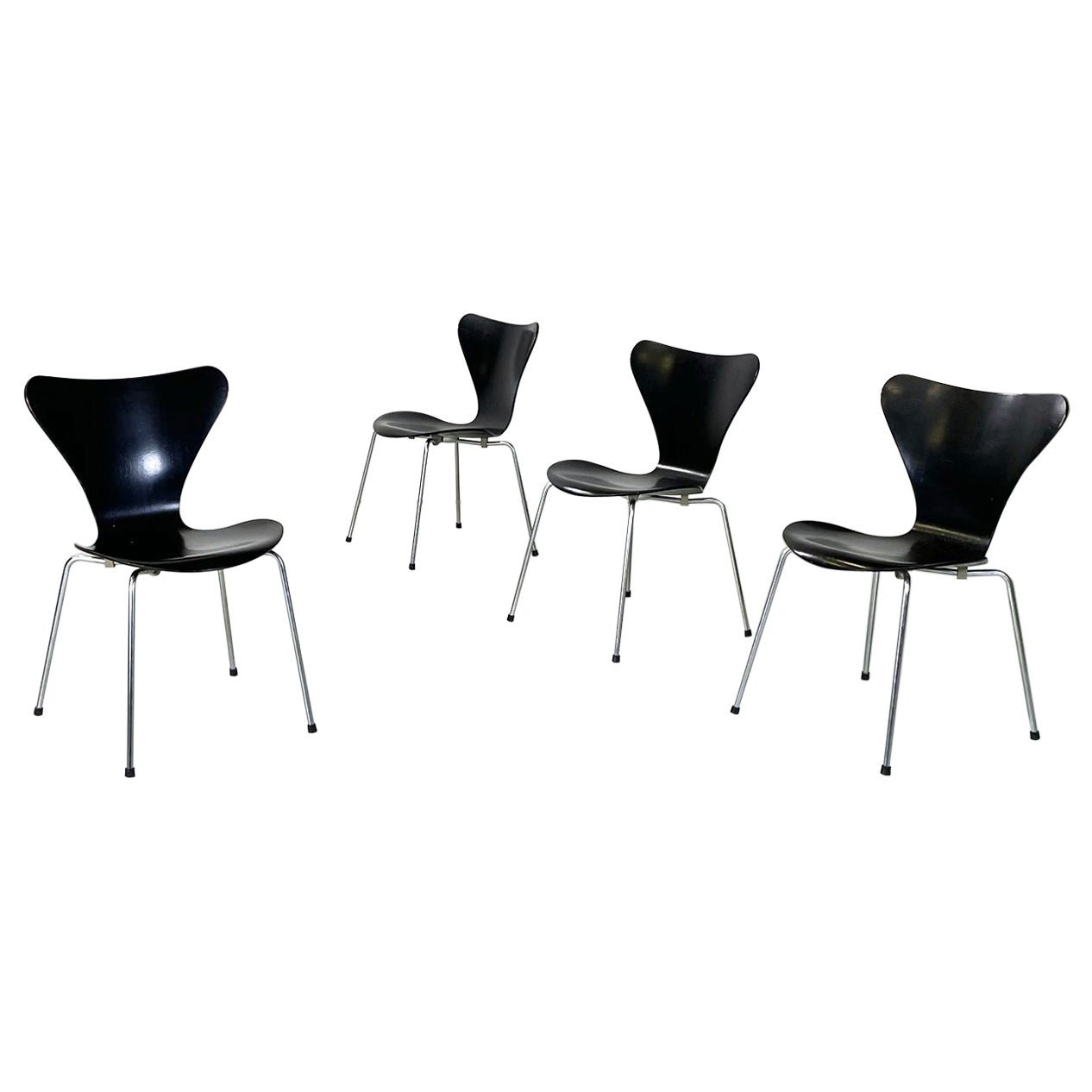 Dänische moderne schwarze Holzstühle 7 Serie von Jacobsen für Fritz Hansen, 1970er Jahre