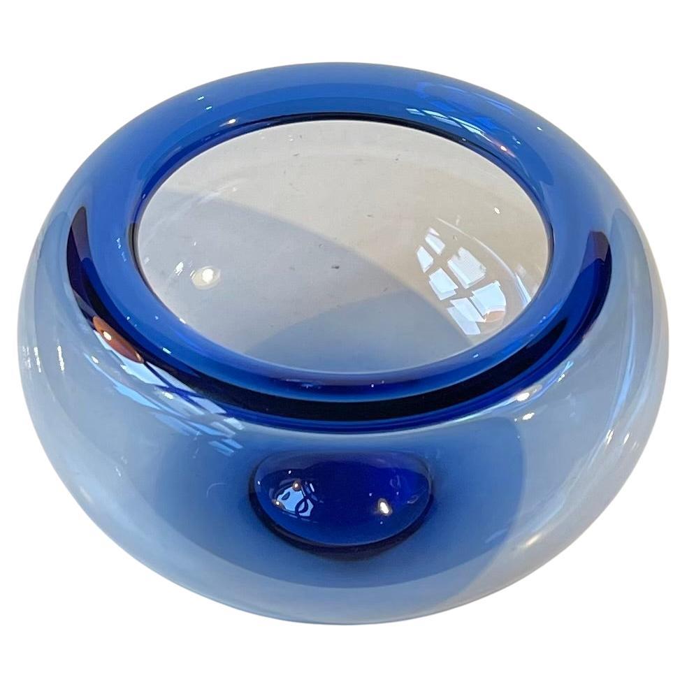 Cuenco danés moderno de cristal azul de Per Lütken para Holmegaard, años 70 Escandinavo moderno en venta