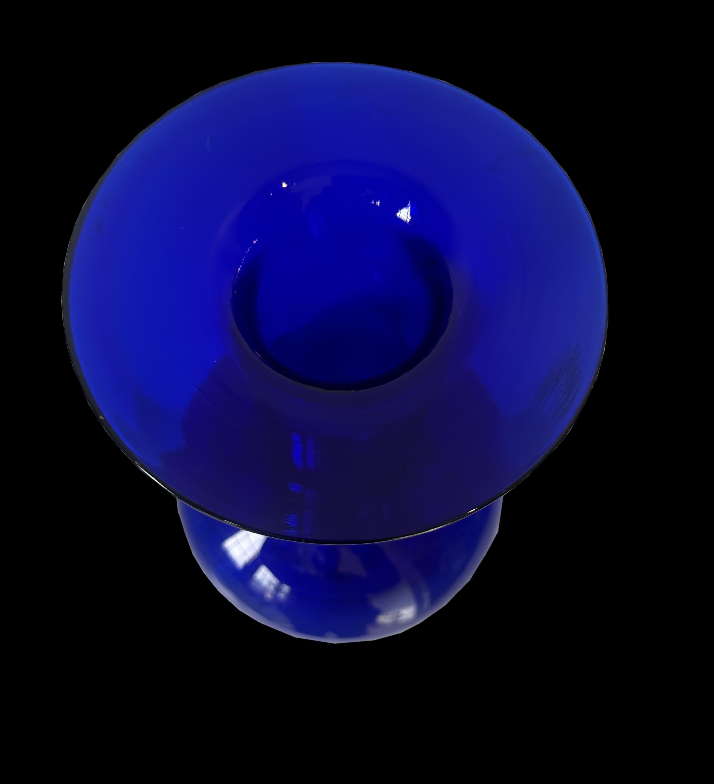 Blaue Gulvase der dänischen Moderne von Otto Brauer für Holmegaard (Dänisch) im Angebot