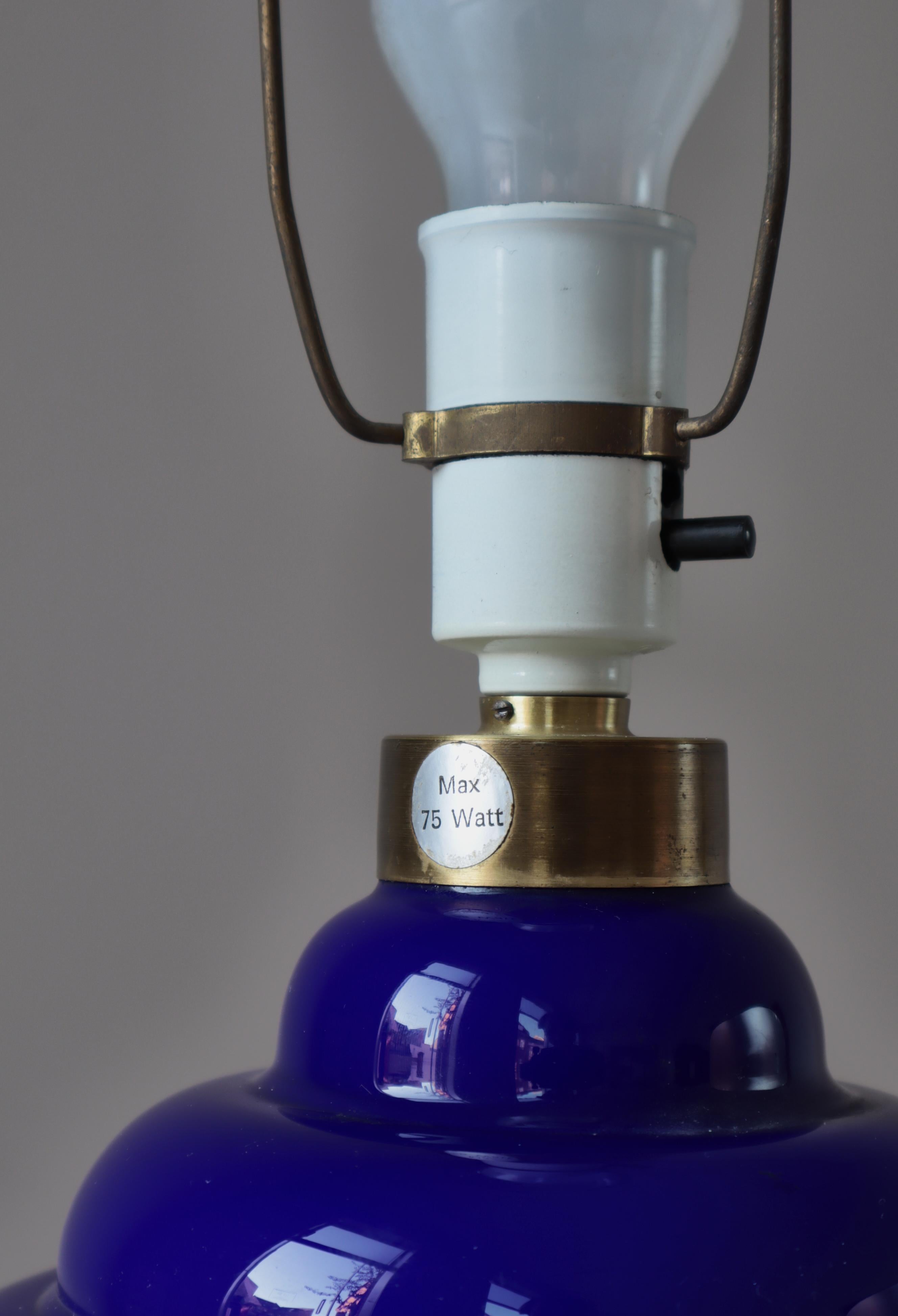 Lámpara de mesa danesa moderna azul de Per Arnoldi para Holmegaard Glassworks, 1975 en venta 5