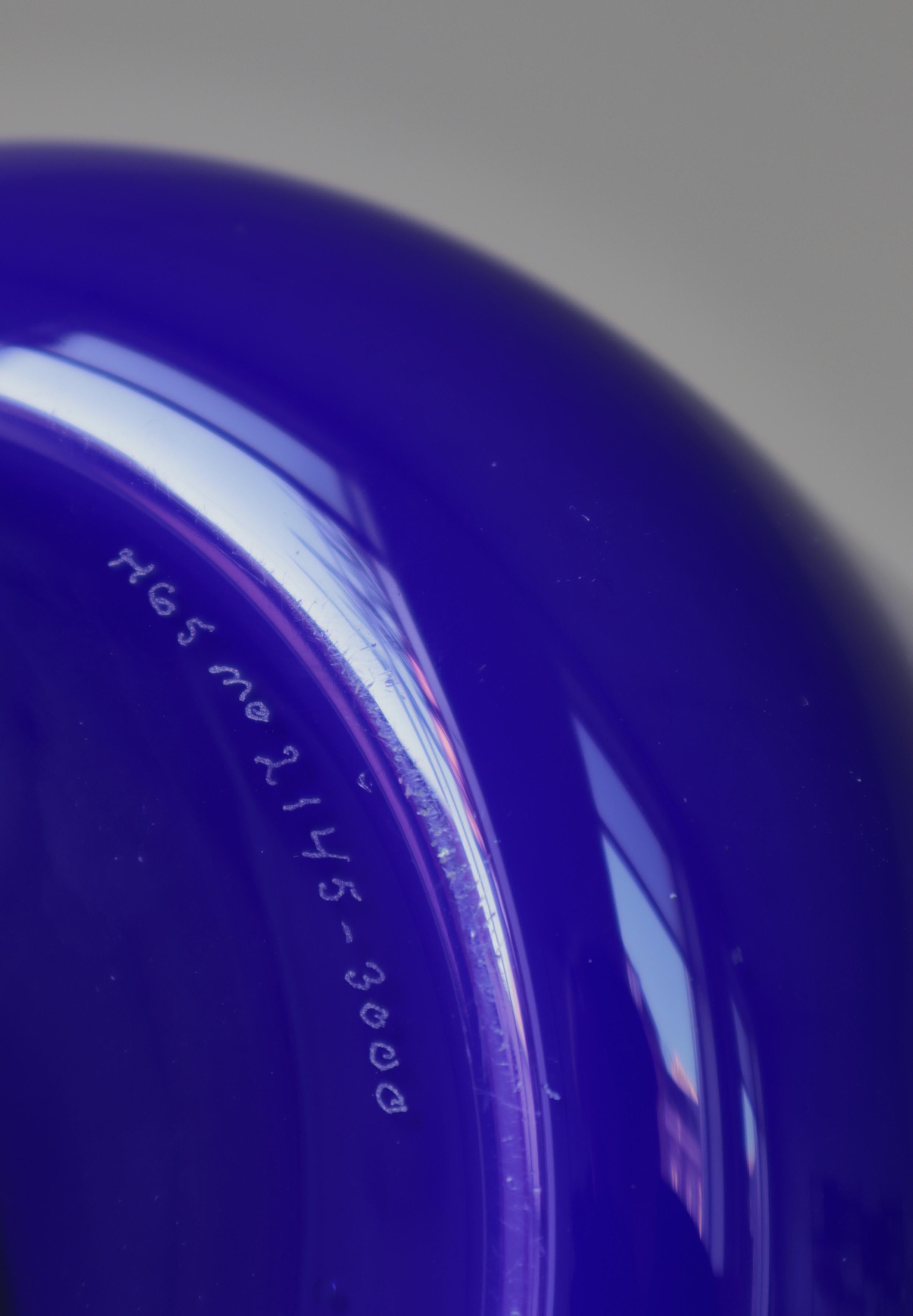Lámpara de mesa danesa moderna azul de Per Arnoldi para Holmegaard Glassworks, 1975 en venta 6