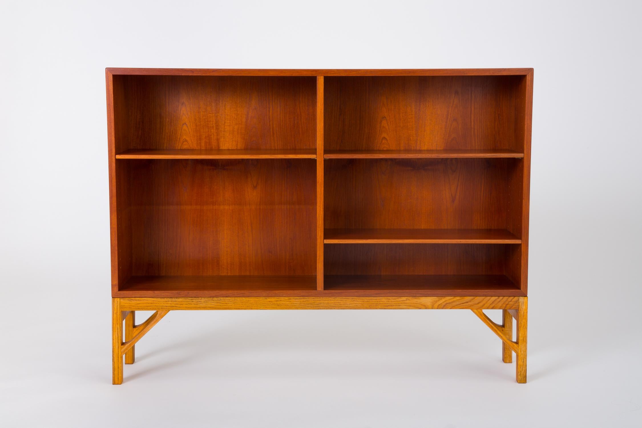 Scandinavian Modern Børge Mogensen Bookcase in Teak and Oak