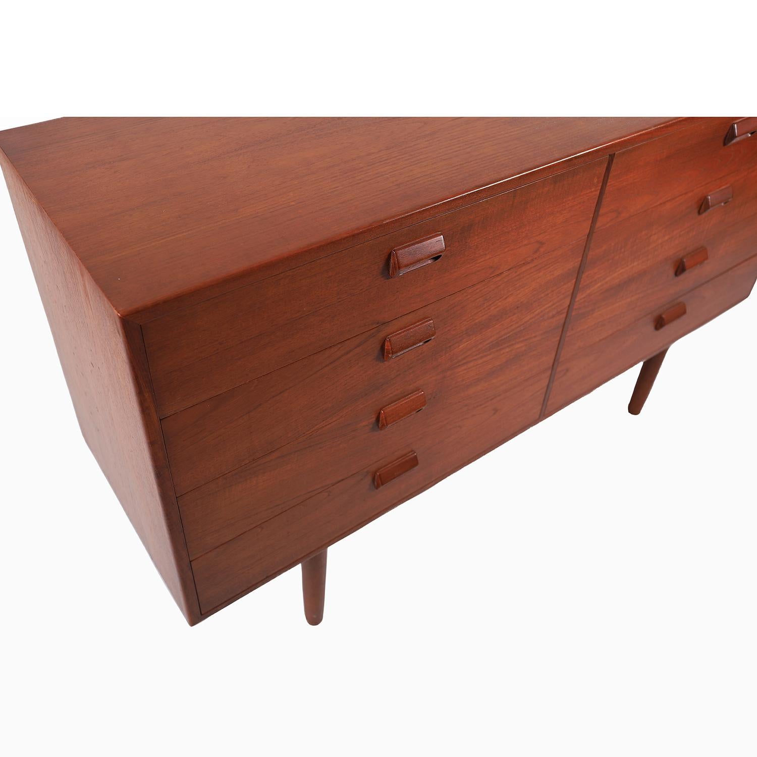 Danish Modern Borge Mogensen Eight Drawer Chest In Good Condition For Sale In Minneapolis, MN