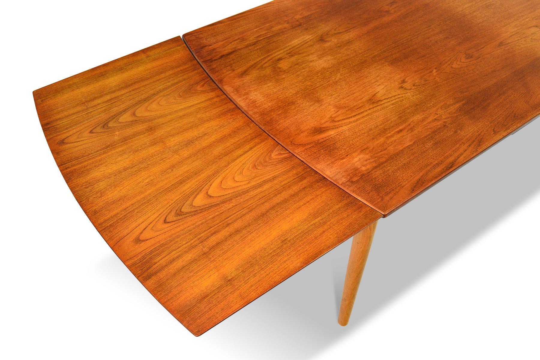 20th Century Danish Modern Bow Edge Draw Leaf Dining Table in Teak and Oak