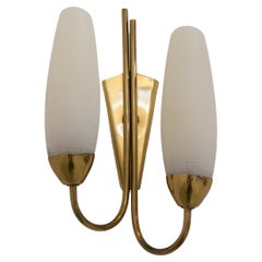 Dänische moderne Wandleuchte aus Messing und Opal, 1950er-Jahre.