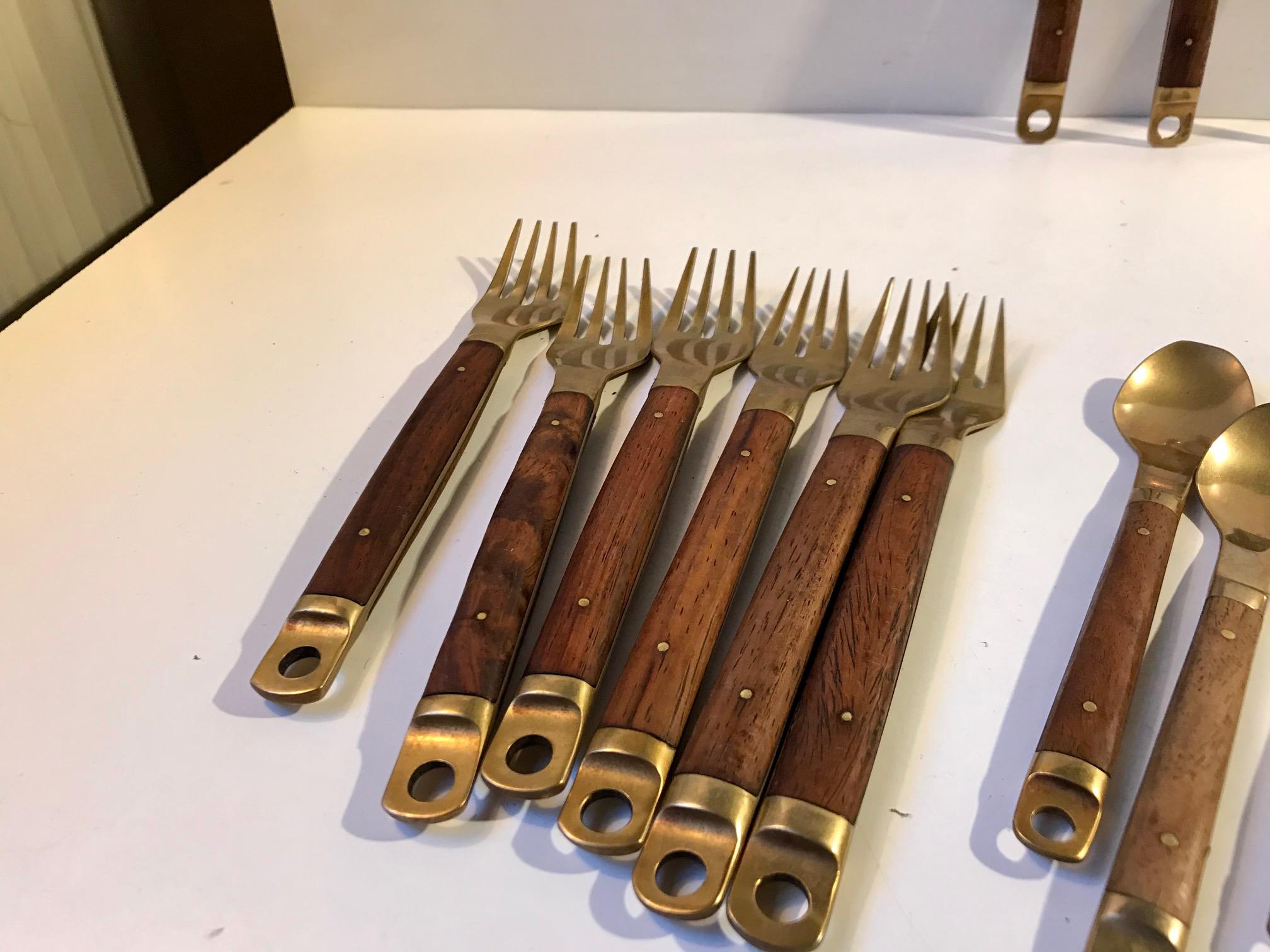 Dänisches modernes Besteckset aus Messing und Teakholz von Carl Cohr, 1960er Jahre im Zustand „Gut“ im Angebot in Esbjerg, DK