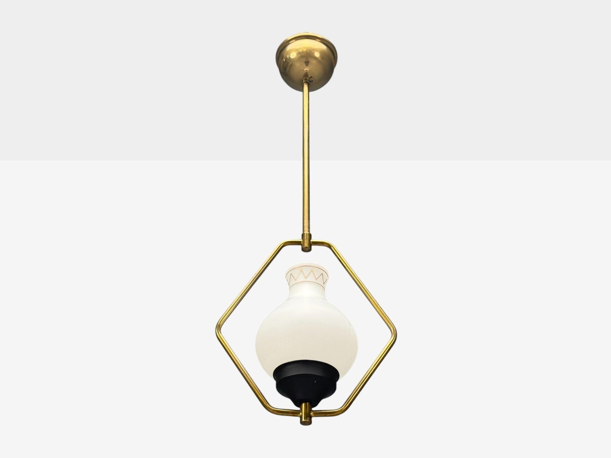 Mid-Century Modern Moderne danois, laiton, verre, lampe suspendue, Danemark, années 1960 en vente
