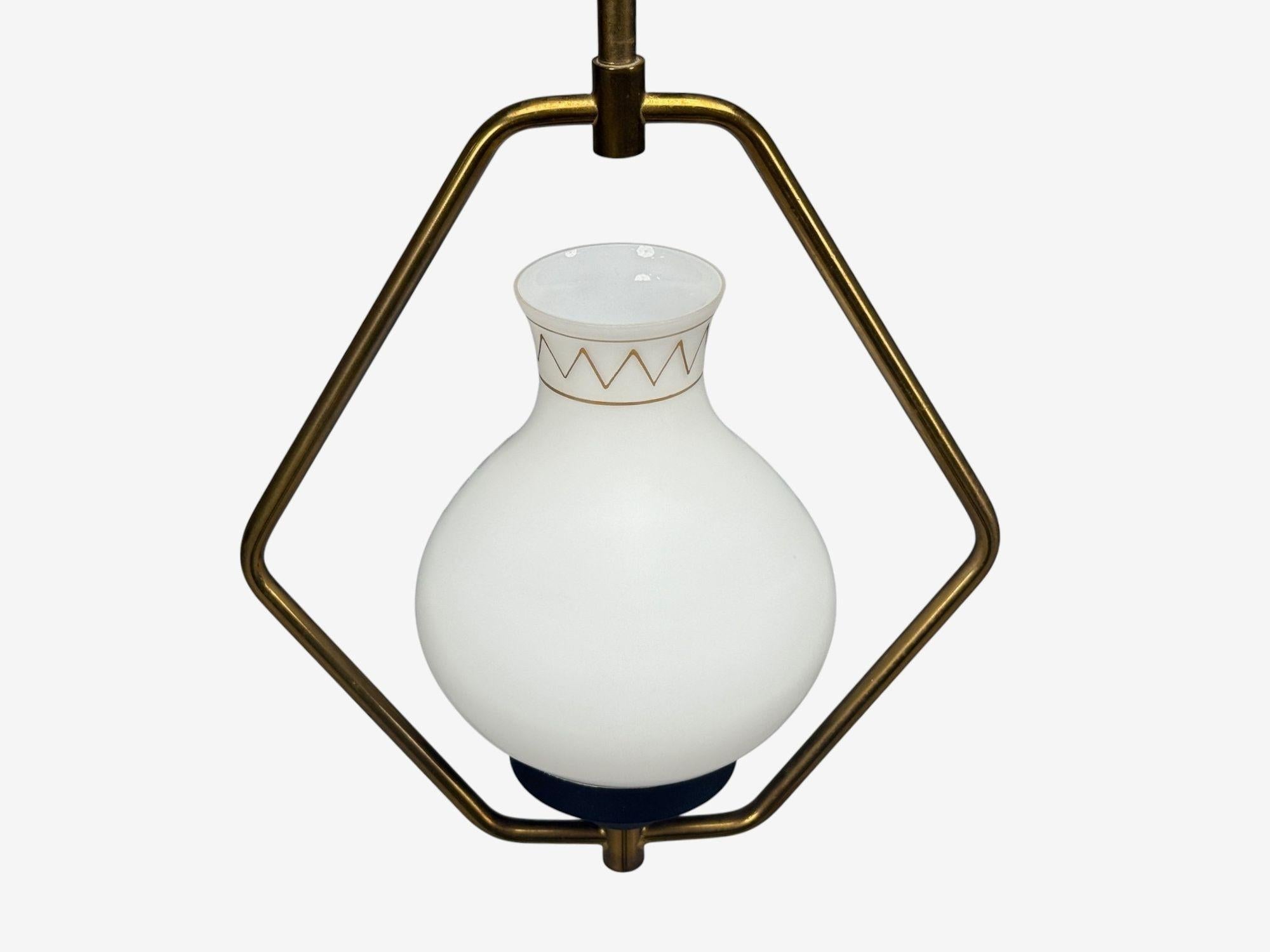 Milieu du XXe siècle Moderne danois, laiton, verre, lampe suspendue, Danemark, années 1960 en vente