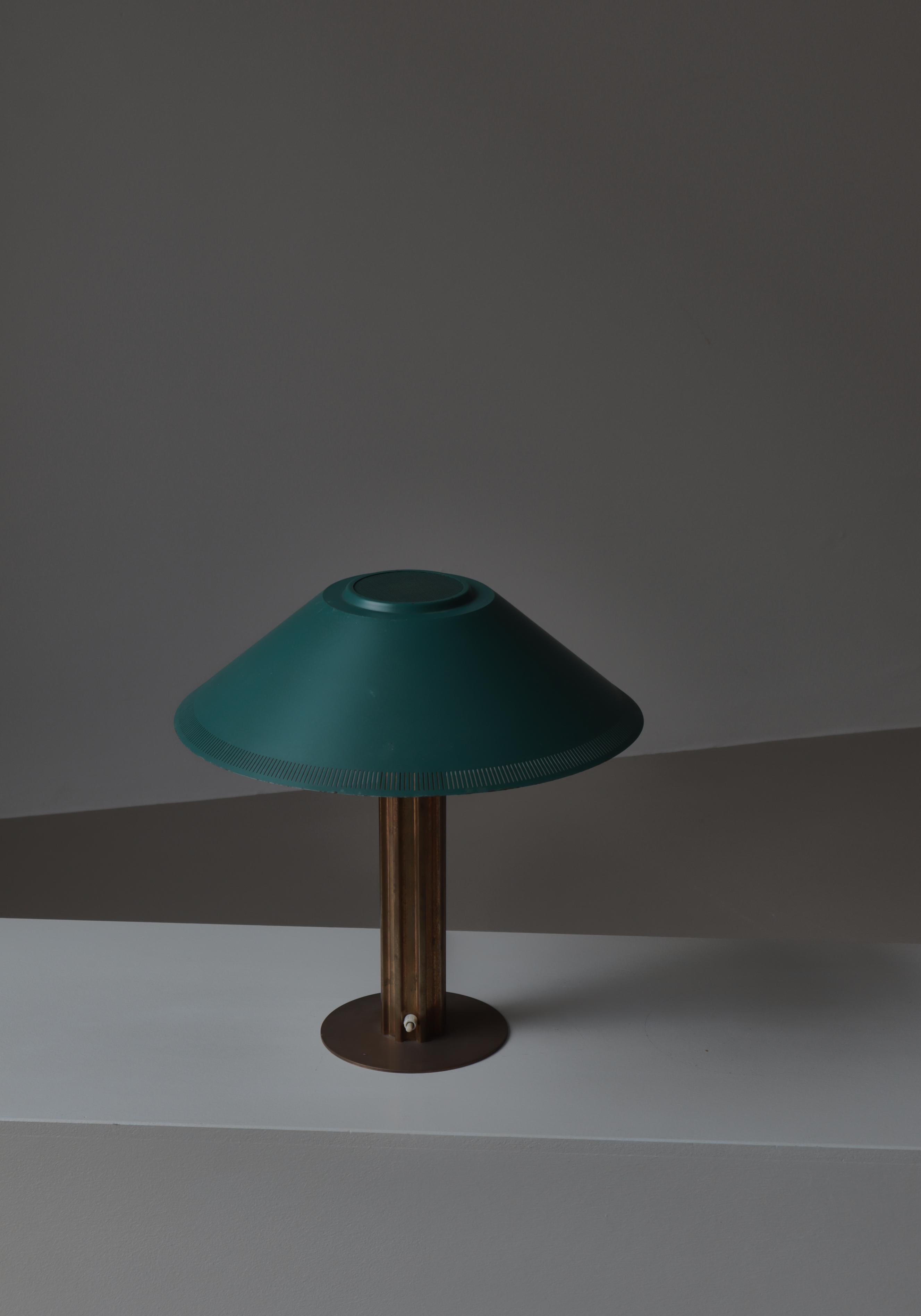 Lampe de table danoise moderne en laiton et verre par Bent Karlby pour LYFA, années 1950 en vente 8