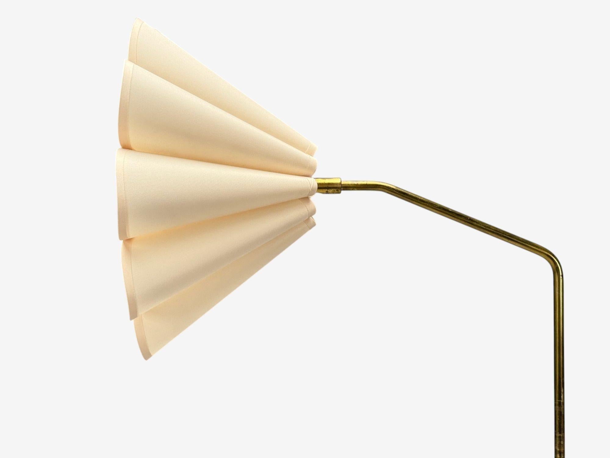 Ottone Danish Modern, Brass, Paper, Adjustable Floor Lamp, Denmark, 1960s in vendita