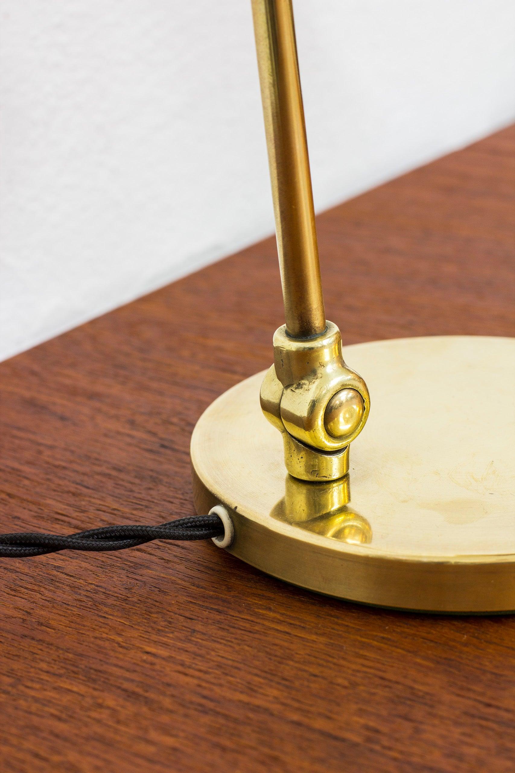 Danish modern brass Table Lamp by Svend Aage Holm Sørensen, Denmark, 1950s For Sale 1