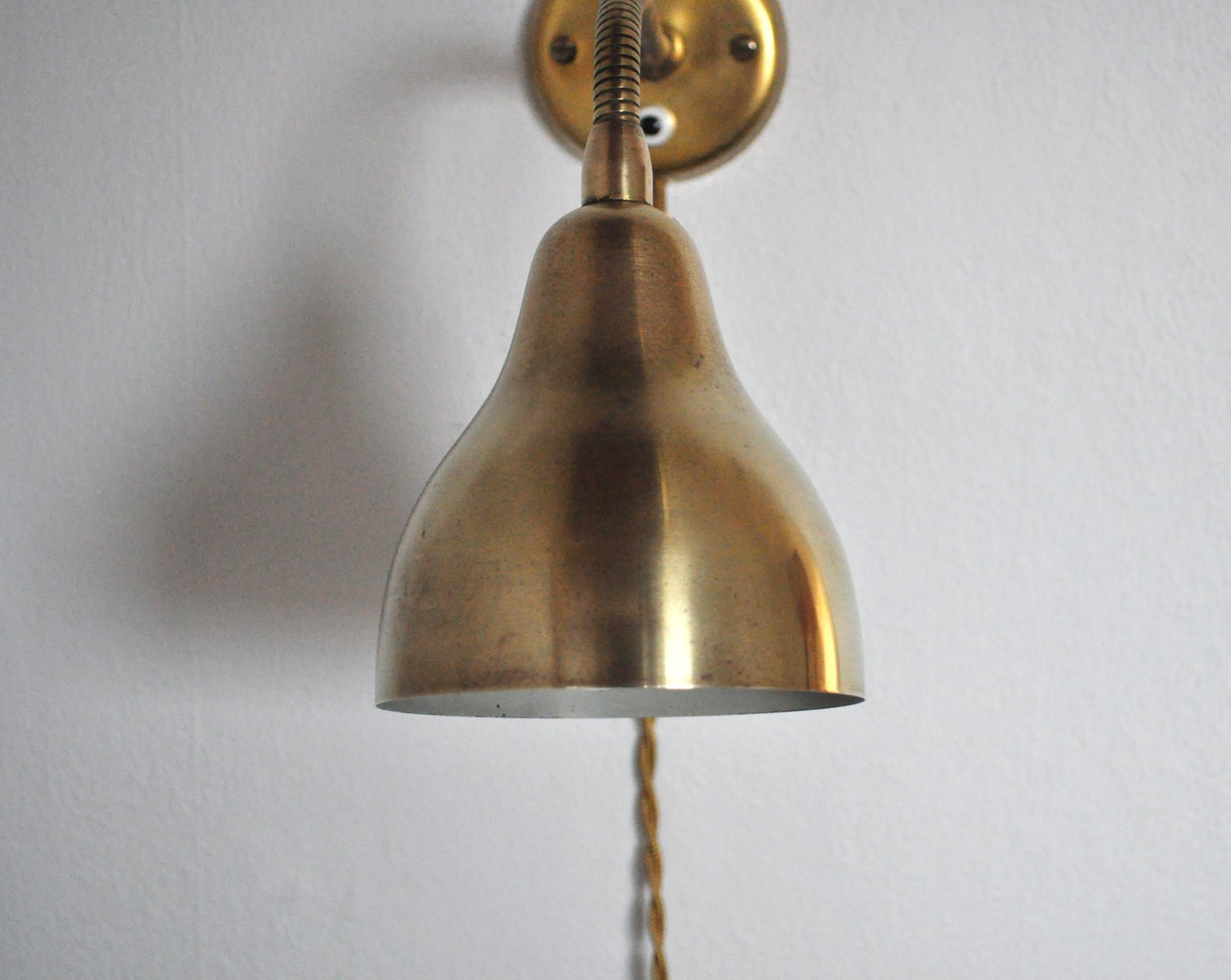 Danish Modern Brass Wall Lamp in the Style of Vilhelm Lauritzen, 1960s For Sale 2
