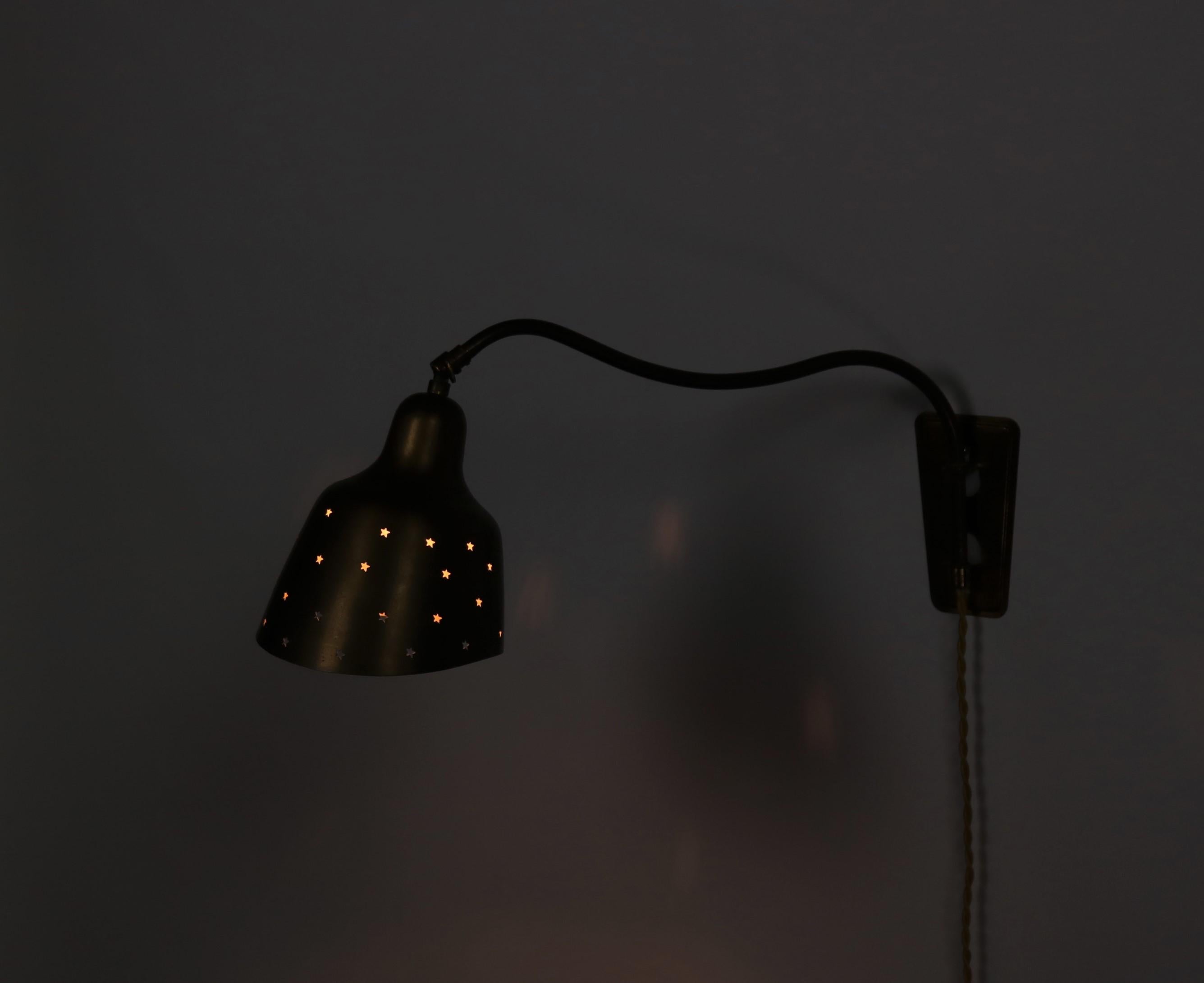 Danish Modern Brass Wall Lamp Made at Fog & Mørup Copenhagen, 1950s In Good Condition In Odense, DK
