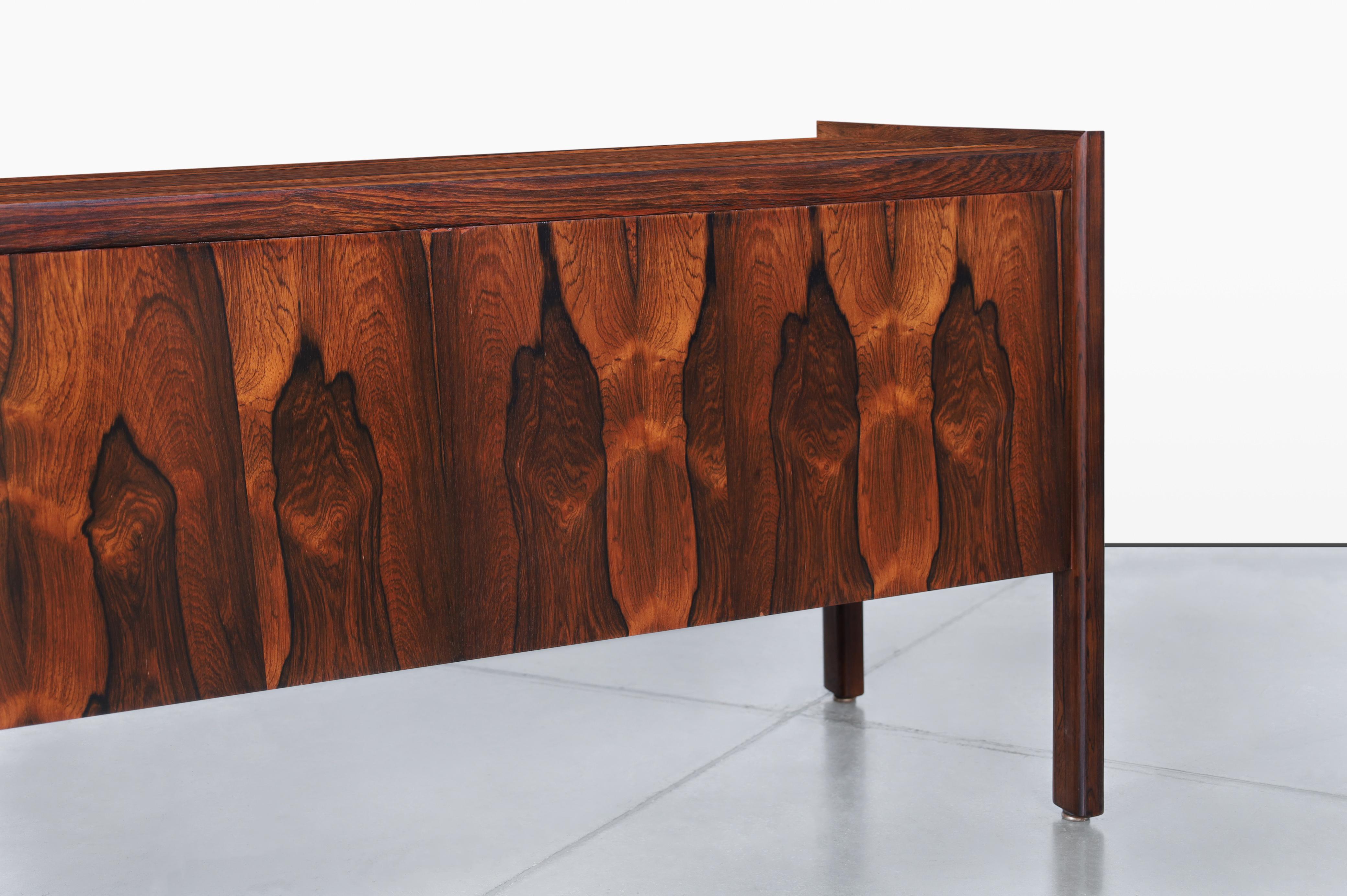 Credenza moderna danese in palissandro brasiliano in vendita 4
