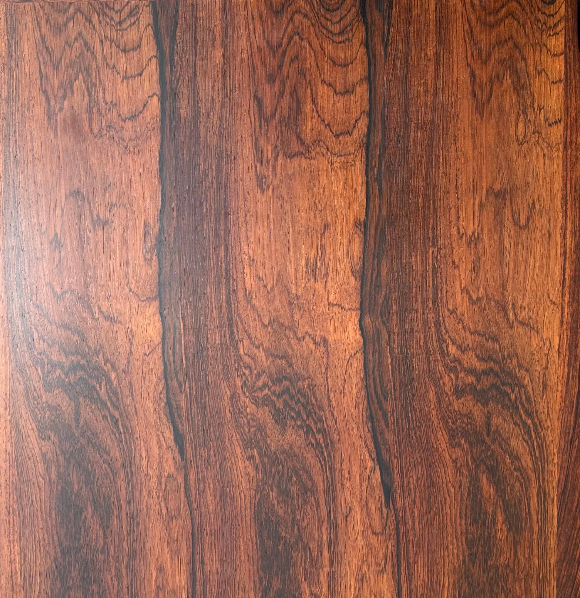 Table d'appoint danoise moderne en bois de rose brésilien en vente 8