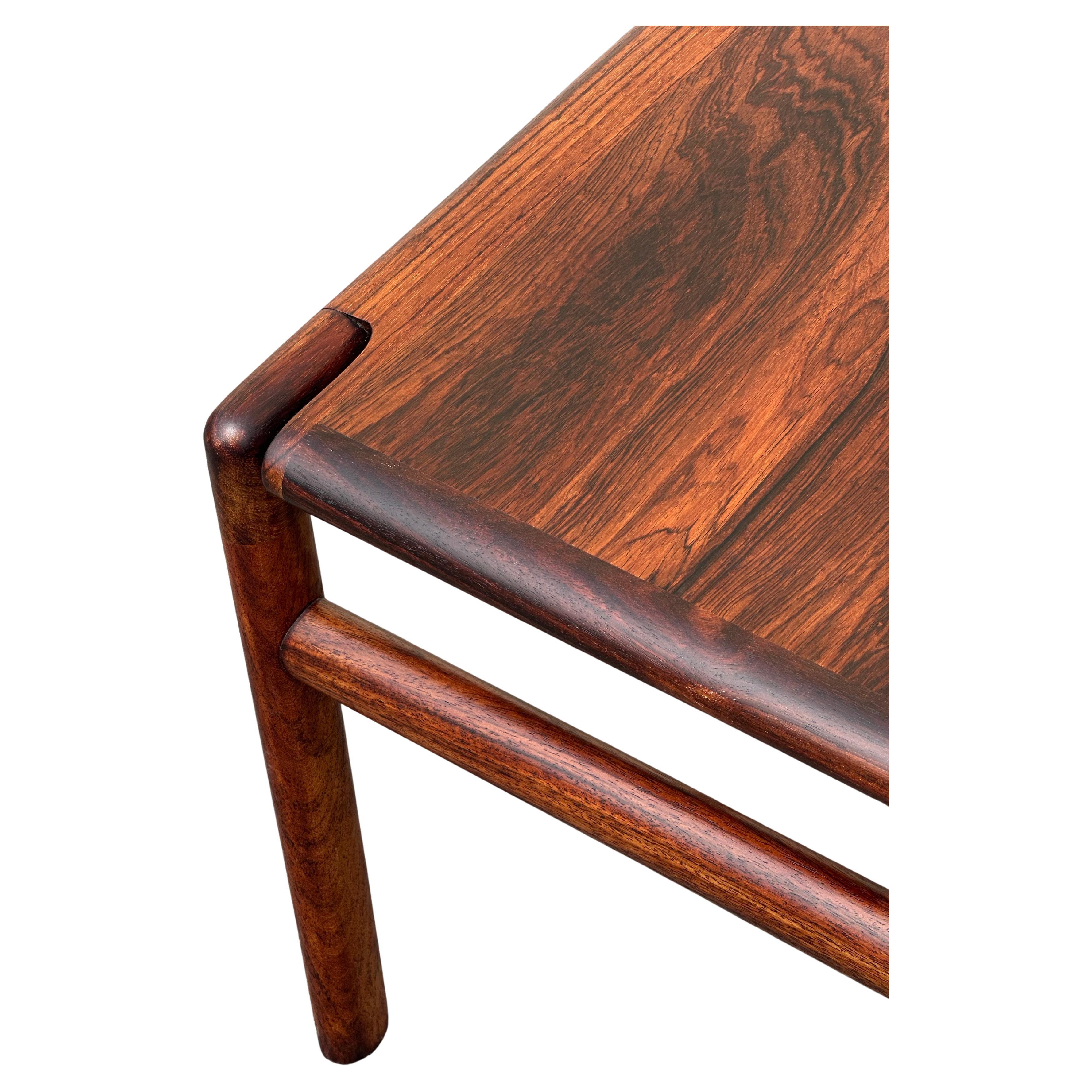 Danois Table d'appoint danoise moderne en bois de rose brésilien en vente