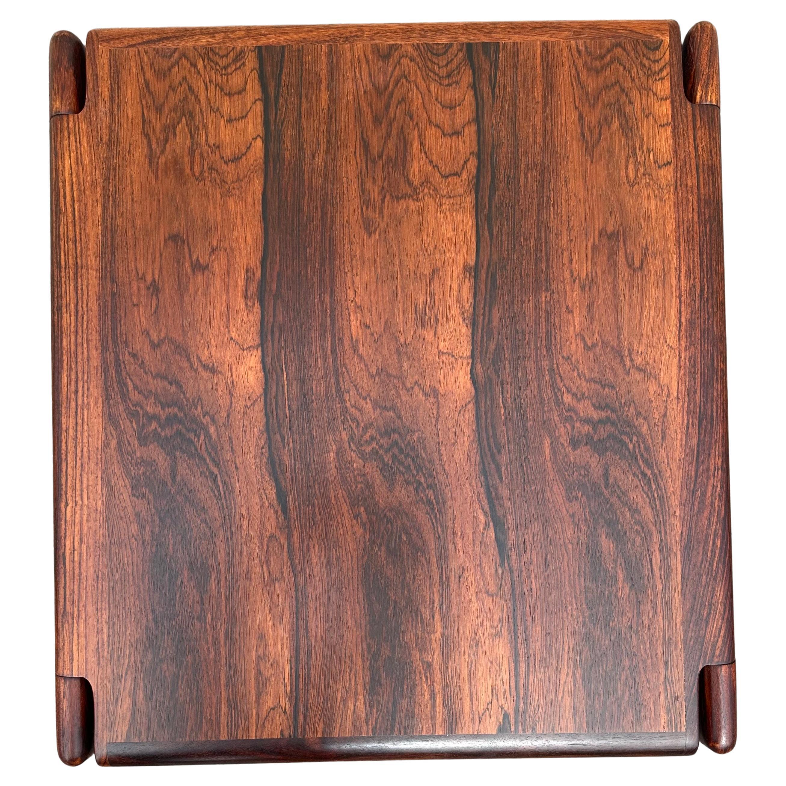 Table d'appoint danoise moderne en bois de rose brésilien Bon état - En vente à San Diego, CA