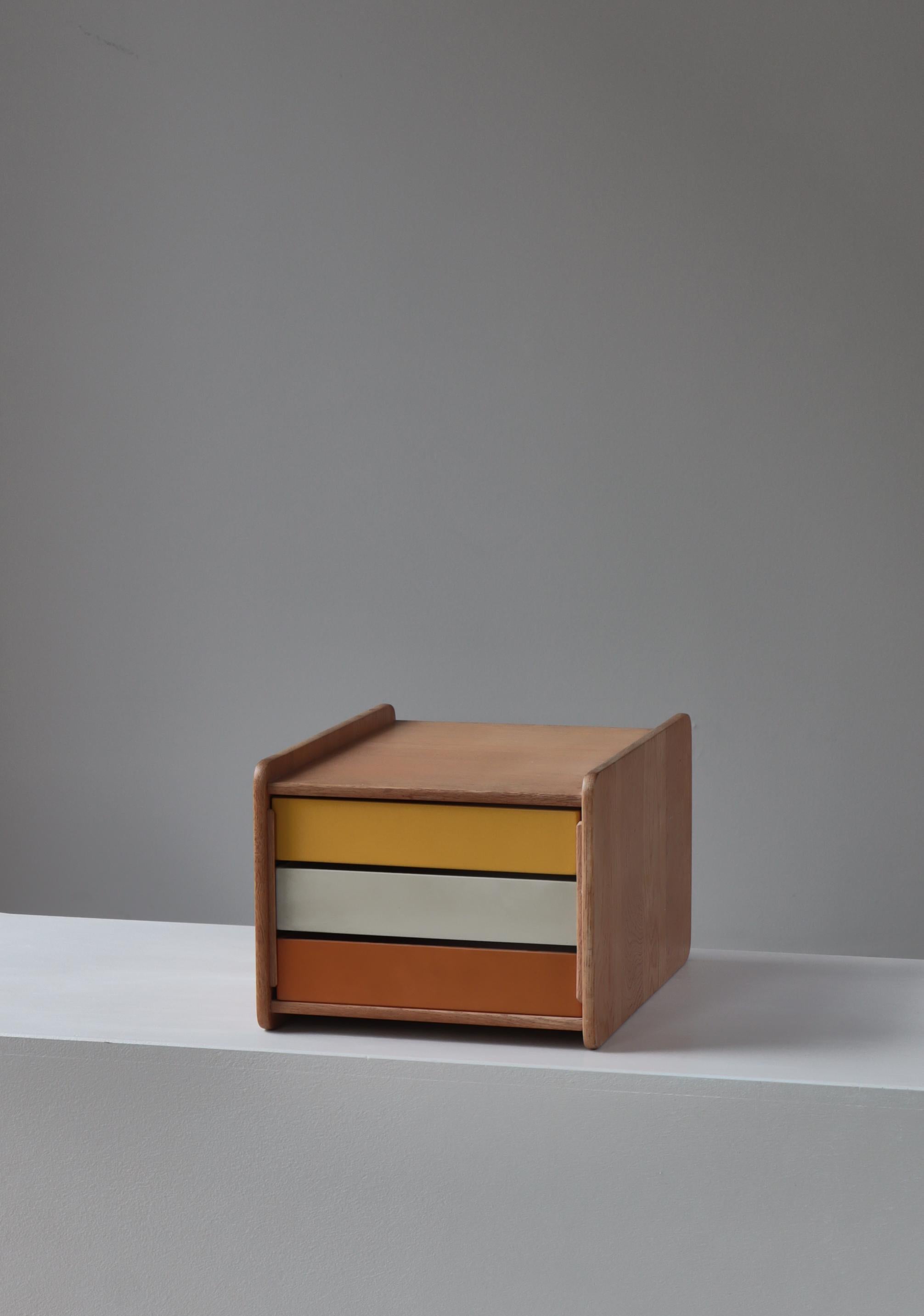 Dänisch  Moderner Børge Mogensen Schreibtisch Organizer Eiche und lackierte Einlegeböden 1960er Jahre im Angebot 5