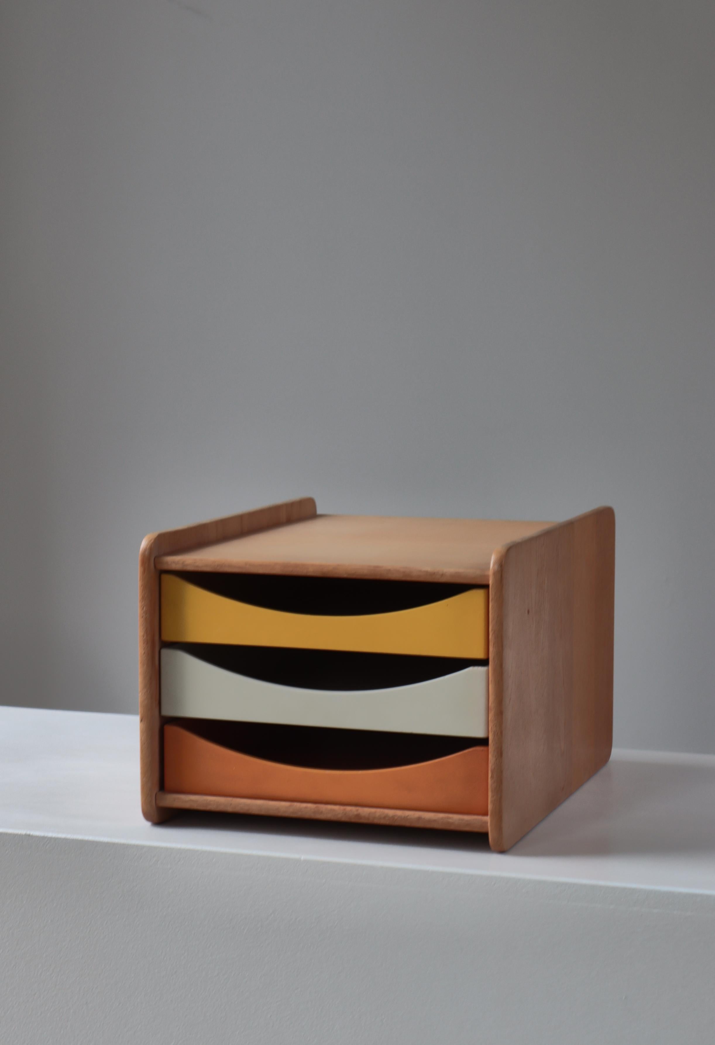 Dänisch  Moderner Børge Mogensen Schreibtisch Organizer Eiche und lackierte Einlegeböden 1960er Jahre (Mitte des 20. Jahrhunderts) im Angebot